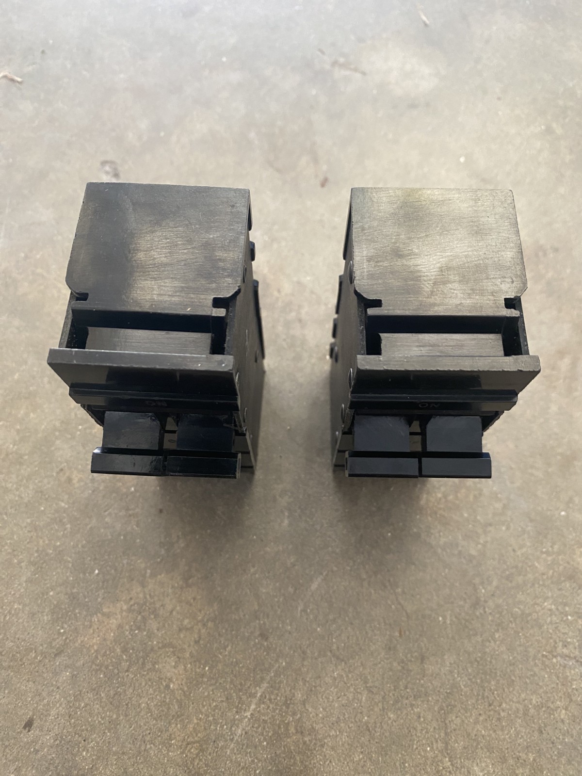 Square D XO230 XO250 Plug-In Circuit Breakers 2 Pole 30,50A