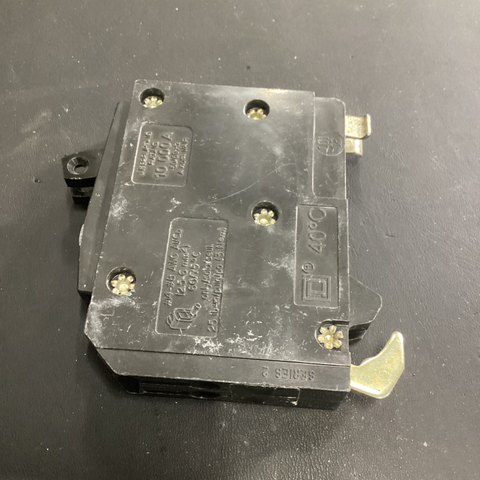 Square D QOT2020 20 Amp 1 Pole 120 Volt Side by Side Metal HOOK QOT2020 USED
