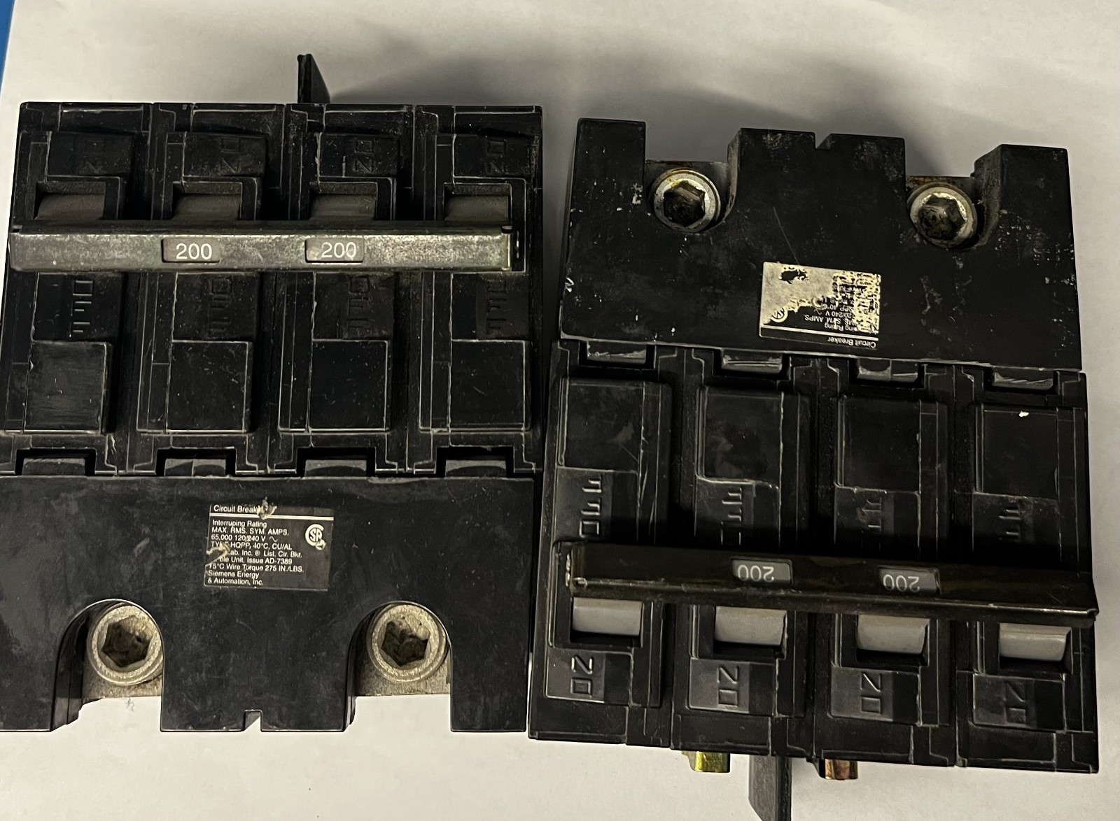 SIEMENS Q2200BHH 2P 200A 120/240VAC CIRCUIT BRKR *NEW OLD STOCK* PRICE PER EACH