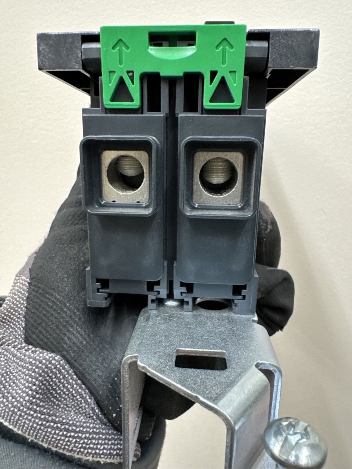 Square D BDA260204 (BD20) Circuit Breaker 20 Amp 2 Pole 120/240 Volt NEW NO BOX