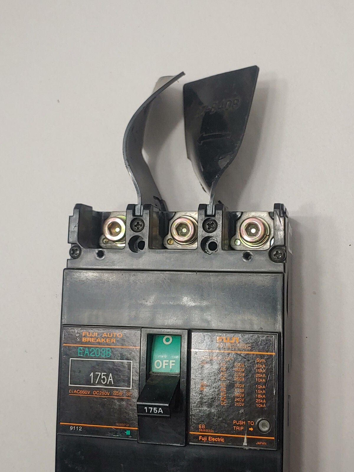 FUJI EA203B AUTO CIRCUIT BREAKER 175A DC250V 3 POLE