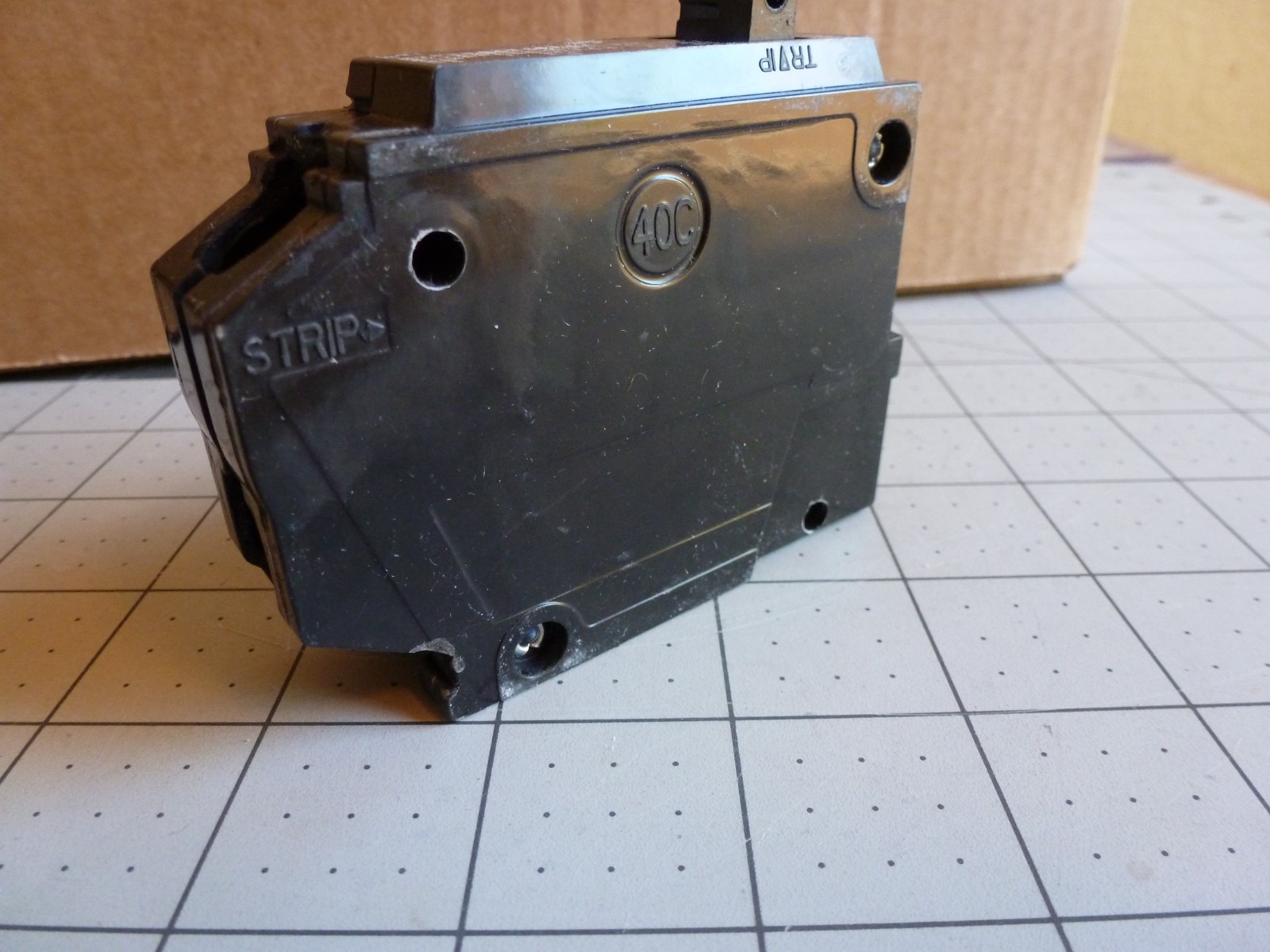 2 – GE THQL1120 Circuit Breakers – 1 Pole – 20 AMP – 120/240 VAC – 10kA – NEW