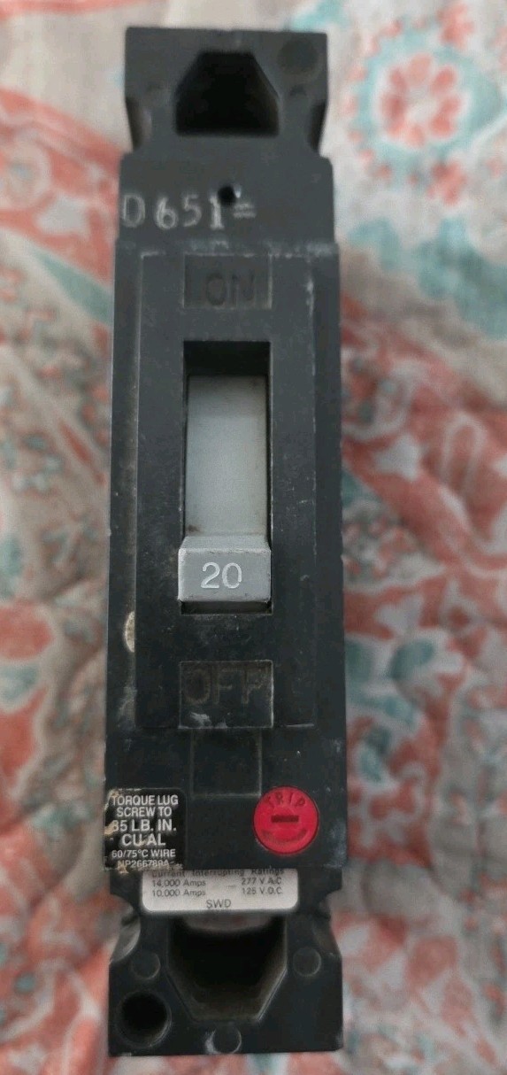 GE TED113020 Circuit Breaker 20A 1P 277V Lot Of 8, J8