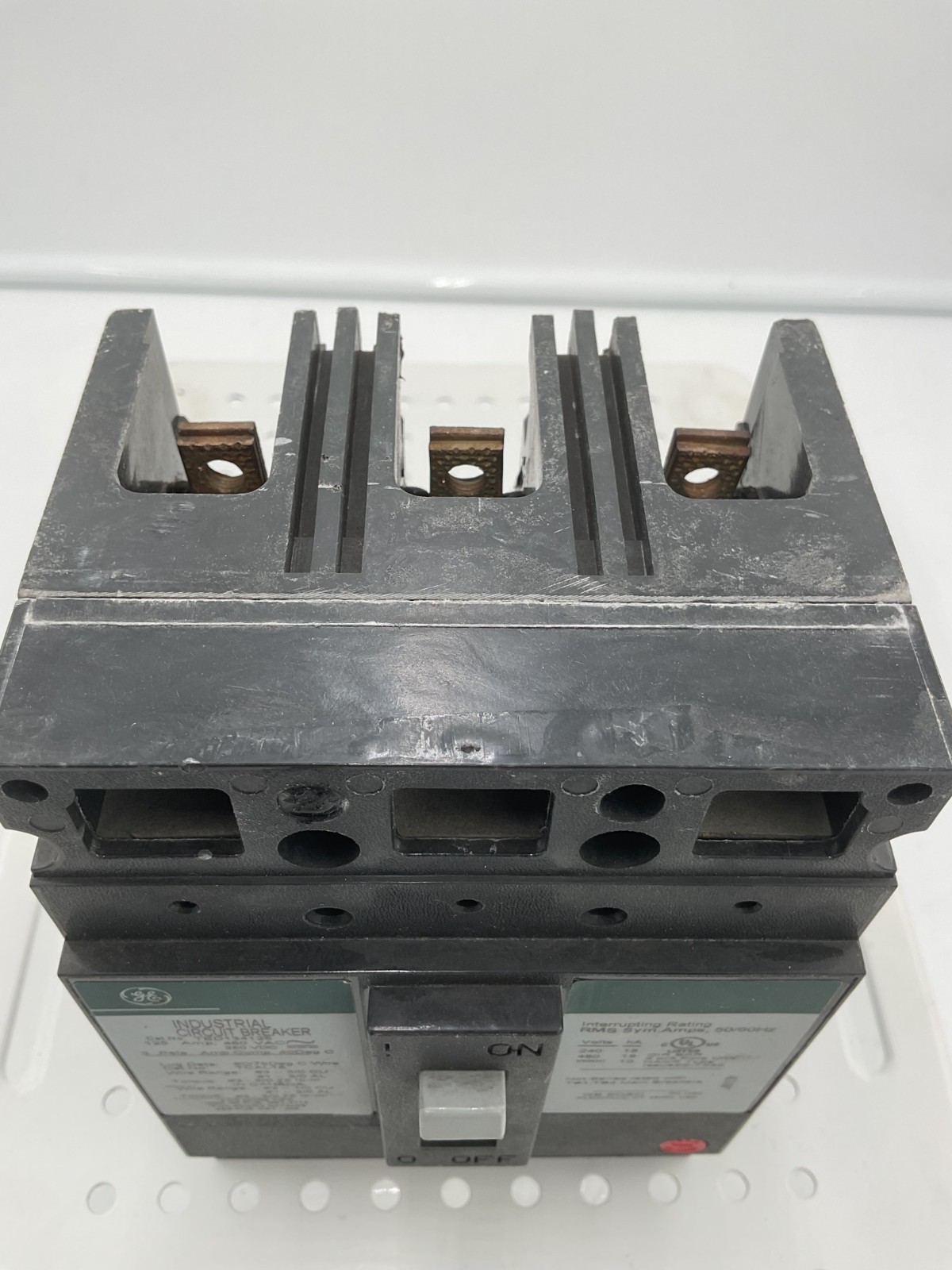 AS IS – GE – TED134125 – 3 Pole 480Vac 125A Breaker