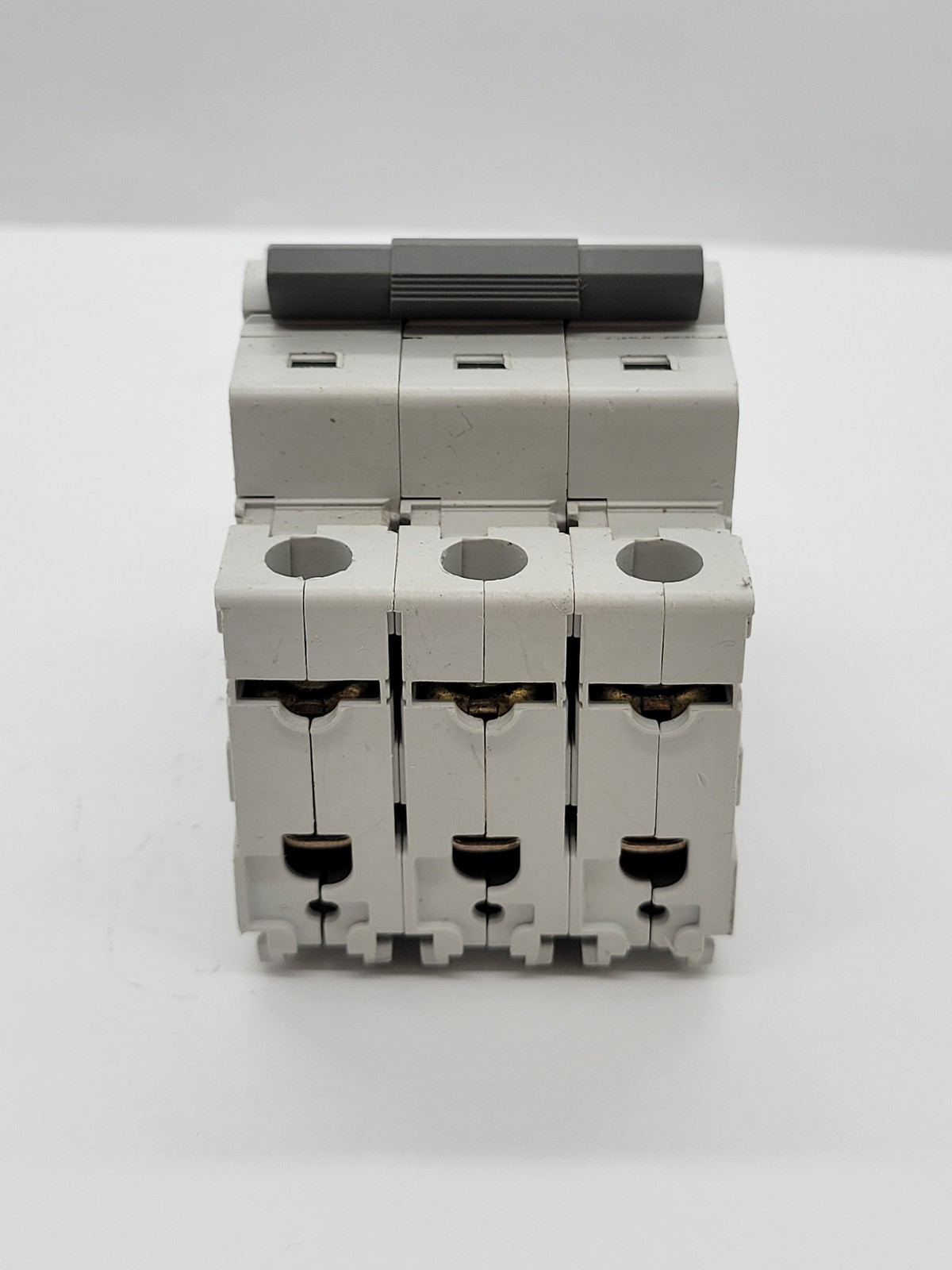 Cutler-Hammer WMS3D30 Miniature Circuit Breaker 30A 3P 415V 10KA D30