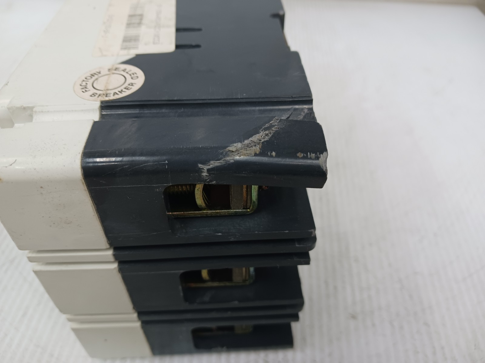 Westinghouse 100 Amp Circuit Breaker 3 Pole 480 VAC / 250 VDC EHD3100 *Flaw*