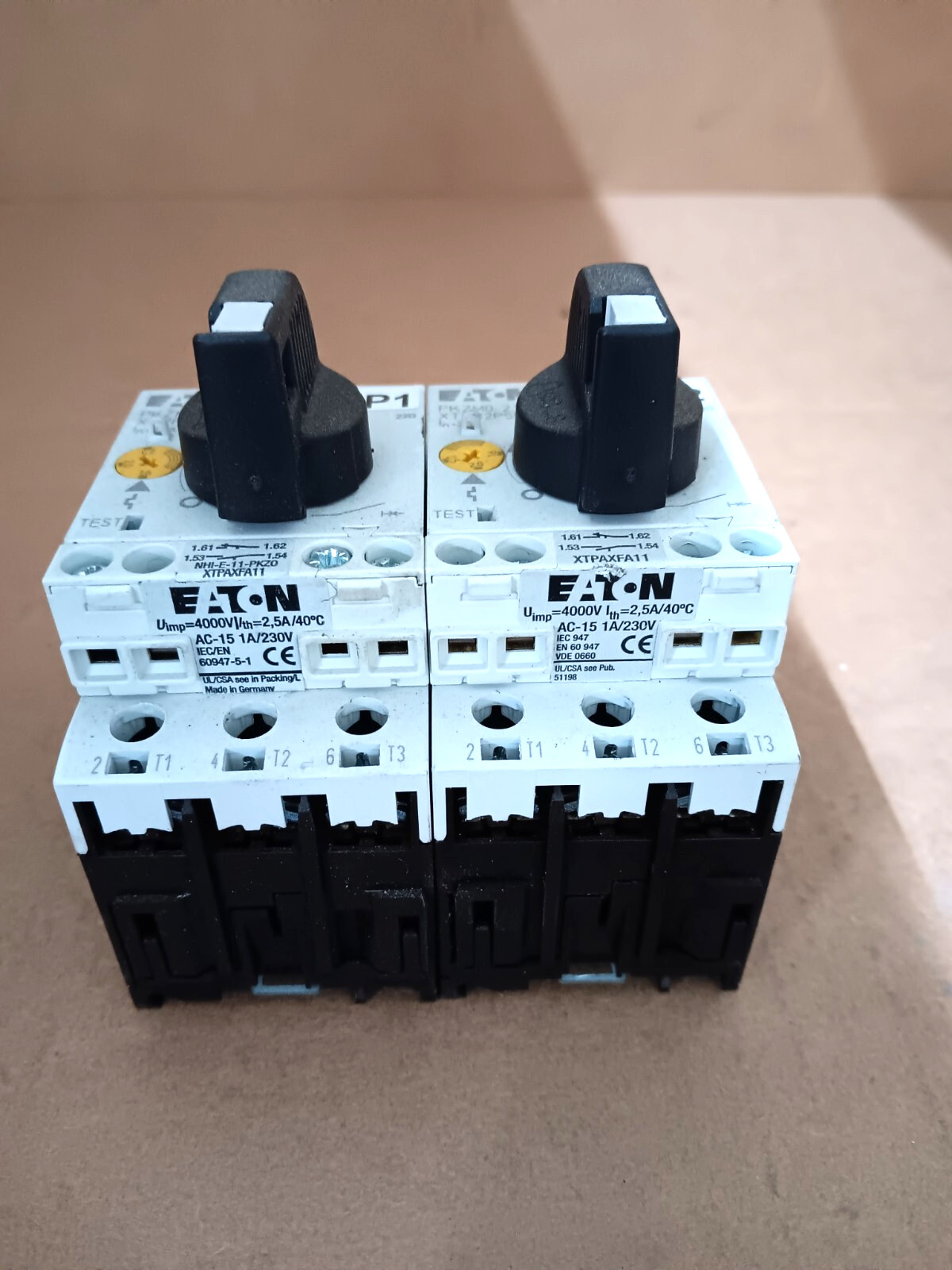 Eaton PKZM0-2.5 XTPR2P5BC1 Motor Protective Circuit Breaker Lot Of 2