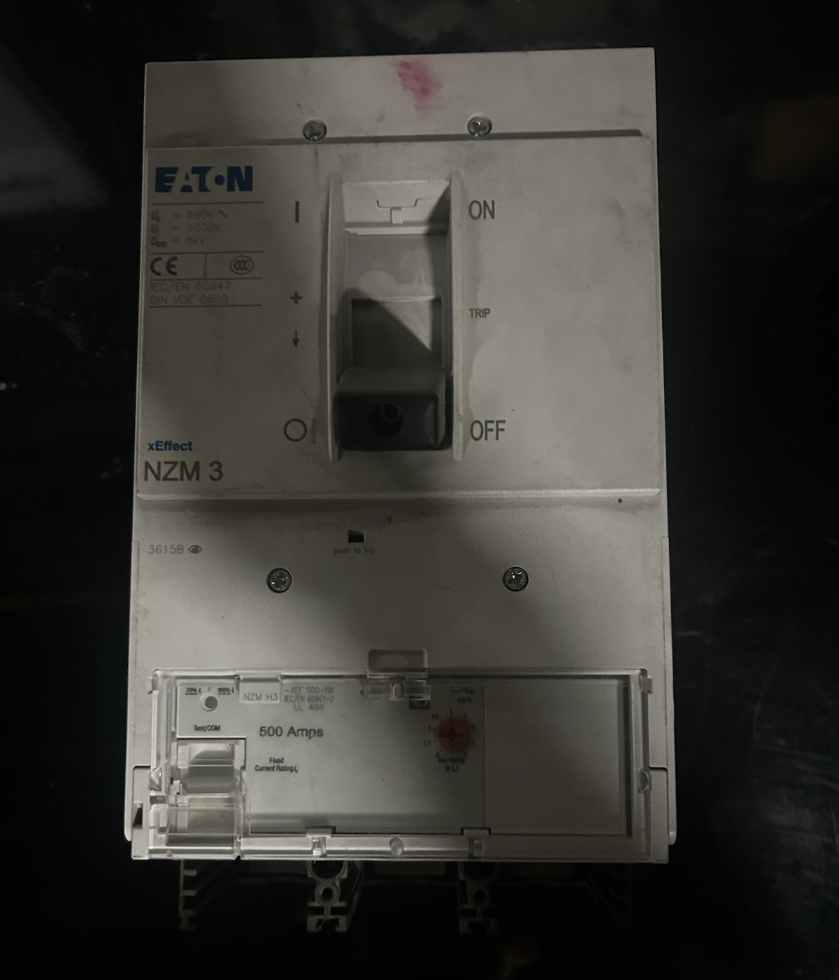 EATON NZM 3 NZM3-H3 500A 3P 600V AC Circuit Breaker Trip Indicator