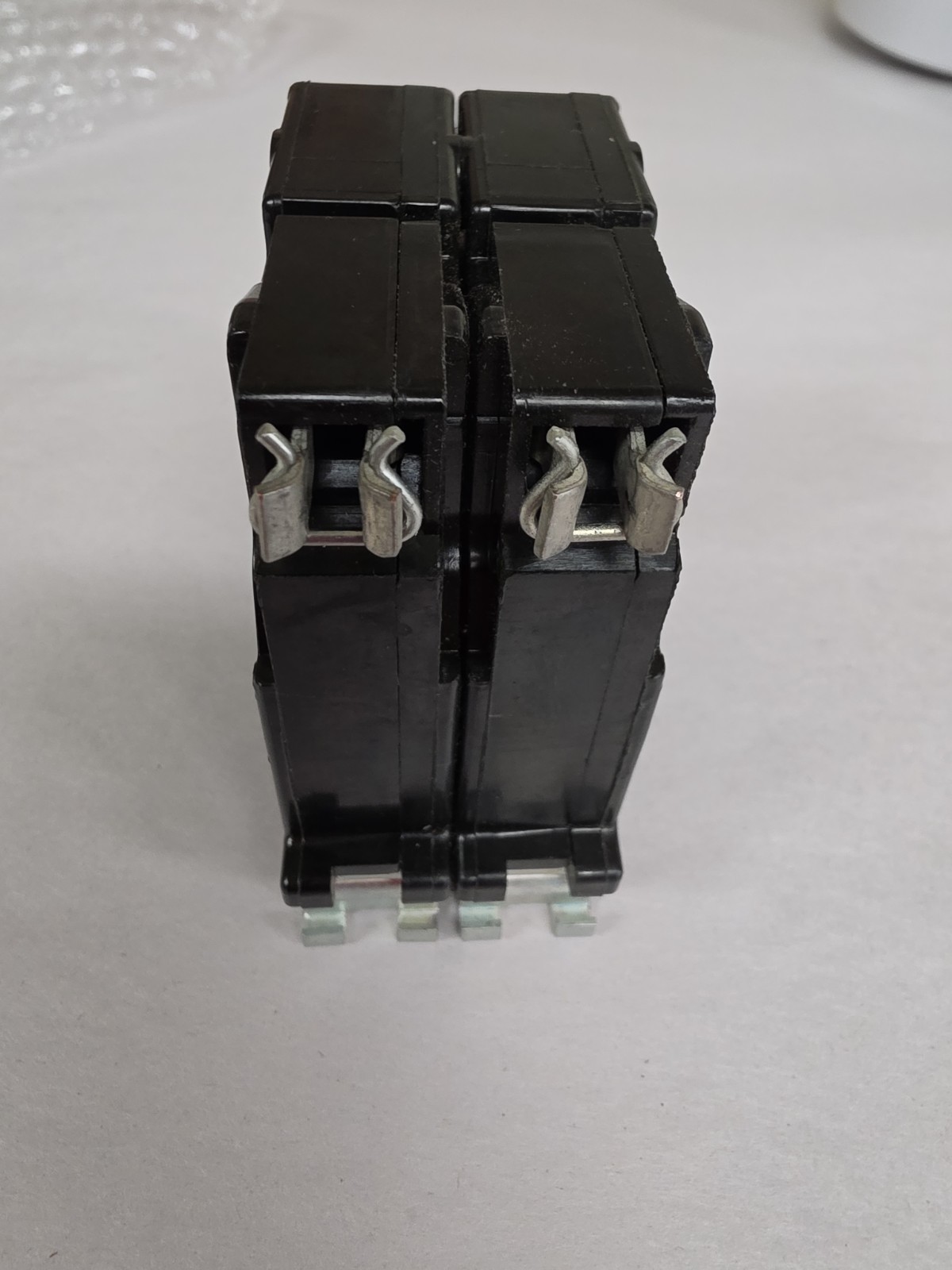 Eaton Cutler Hammer 30 Amp 2 Pole Circuit Breaker CH230 METAL FOOT (Half Notch)