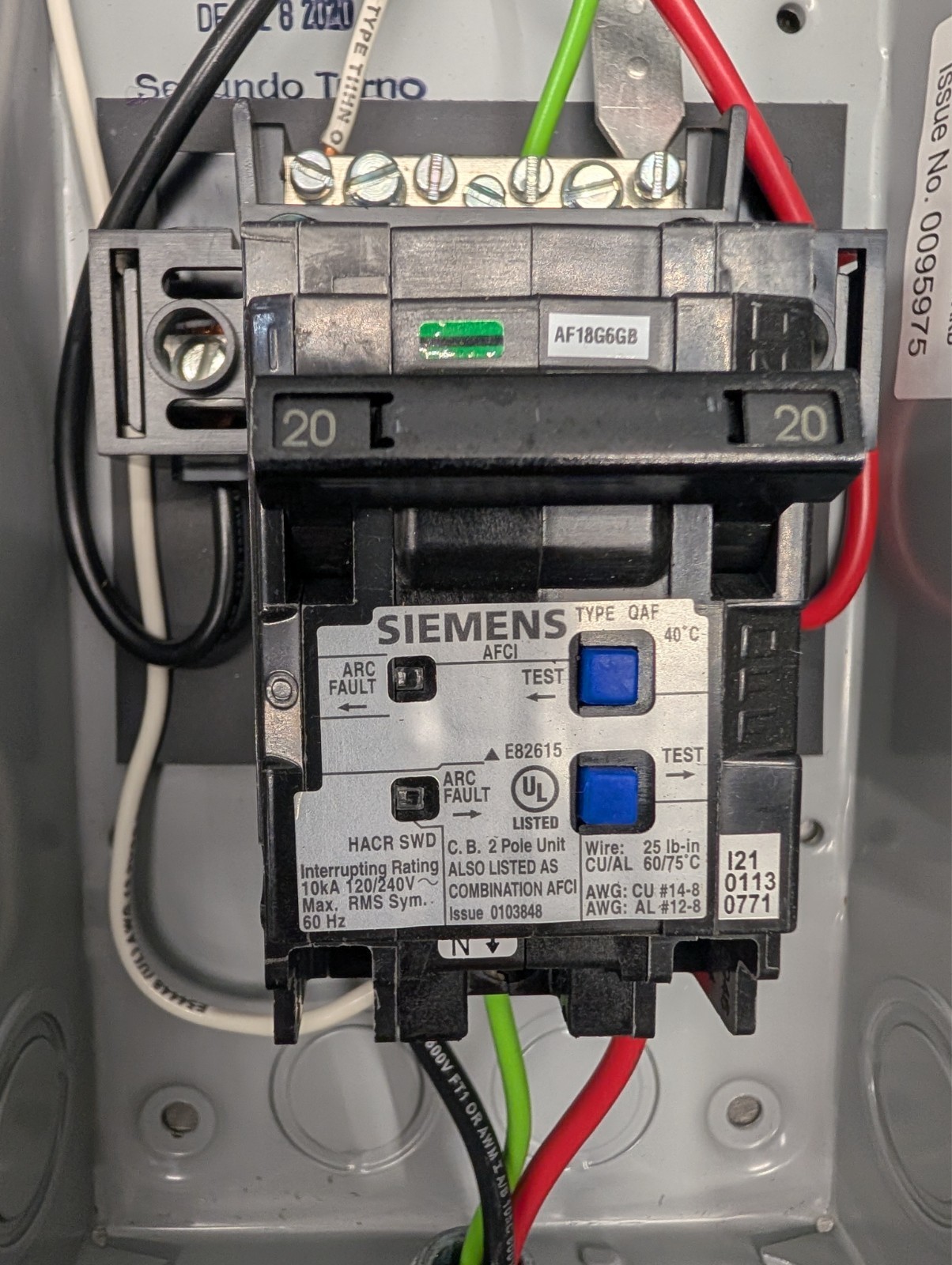 Siemens E0204ML1060SU 20A GFCI AFCI Q220AFC Indoor Load Center L16-30 Plug