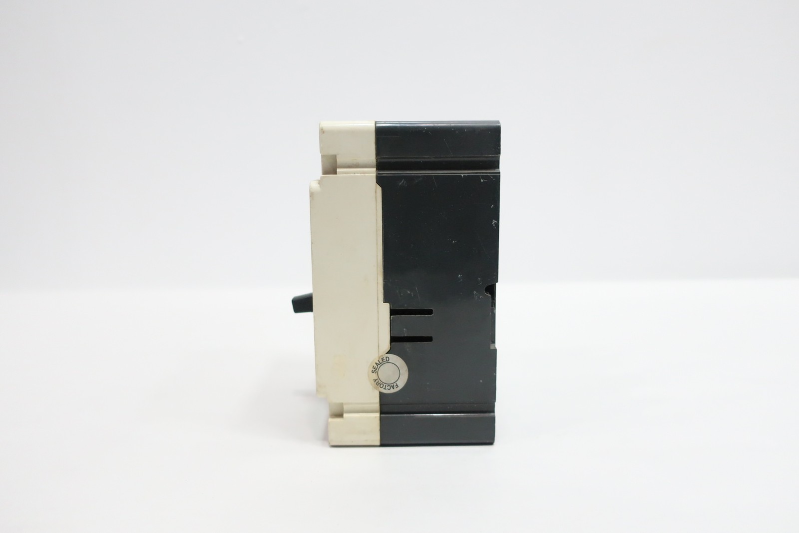 Eaton EHD3080 Molded Case Circuit Breaker 3p 80a Amp 480v-ac