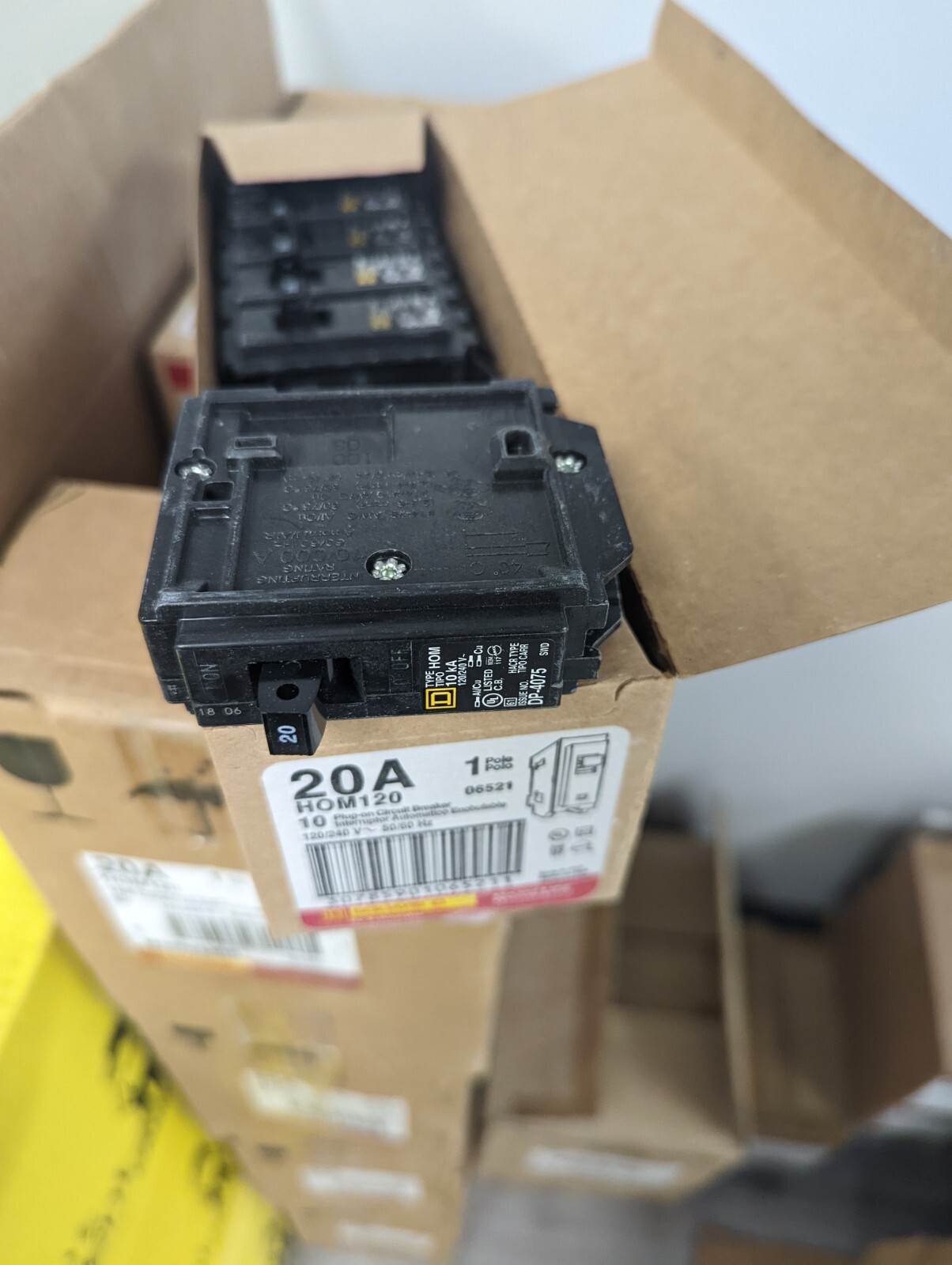 SQUARE D HOM120 HOMELINE 1 POLE 20 AMP 120/240V BREAKER LOT OF 100