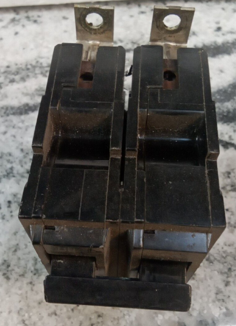 General Electric/BREAKER/ THQB2115/15A/2P/240V/ Bolt On/THQB/GROVE/USE (C#23