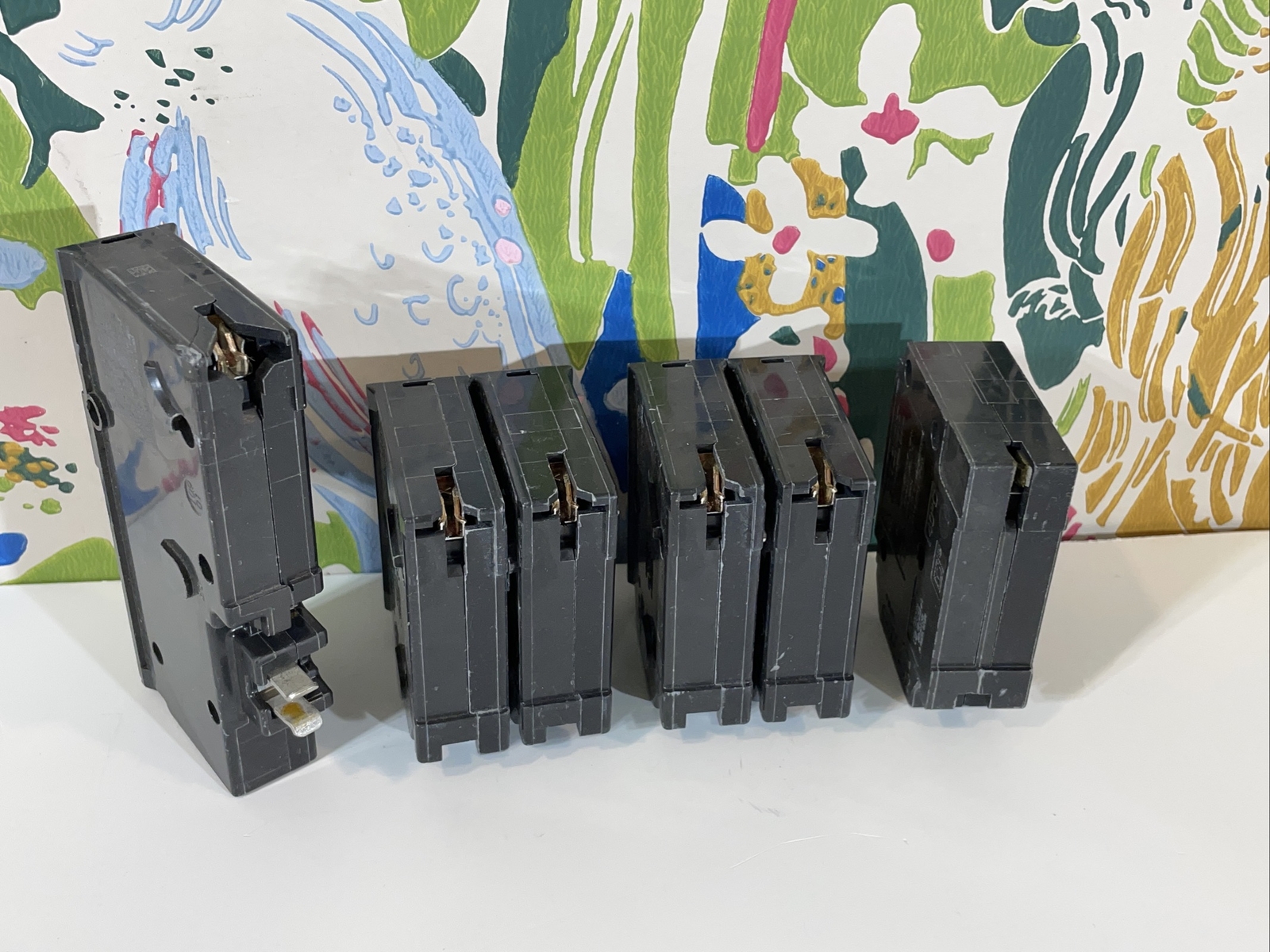LOT OF 4 Square D Circuit Breakers Homeline 20 Amp GFCI + 30 Amp 2-Pole + 20 Amp