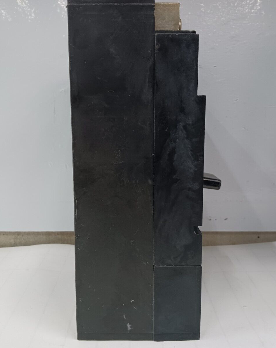 WESTINGHOUSE 600 AMP CIRUCIT BREAKER 2 POLE 600 VAC LA2600F