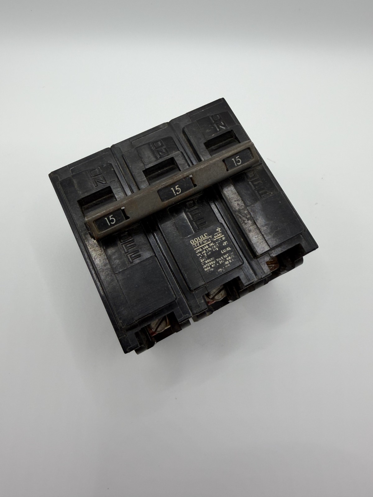 Siemens/Gould I-T-E Q315 15A 240 10kA 3P Plug-in Circuit Breaker – tested