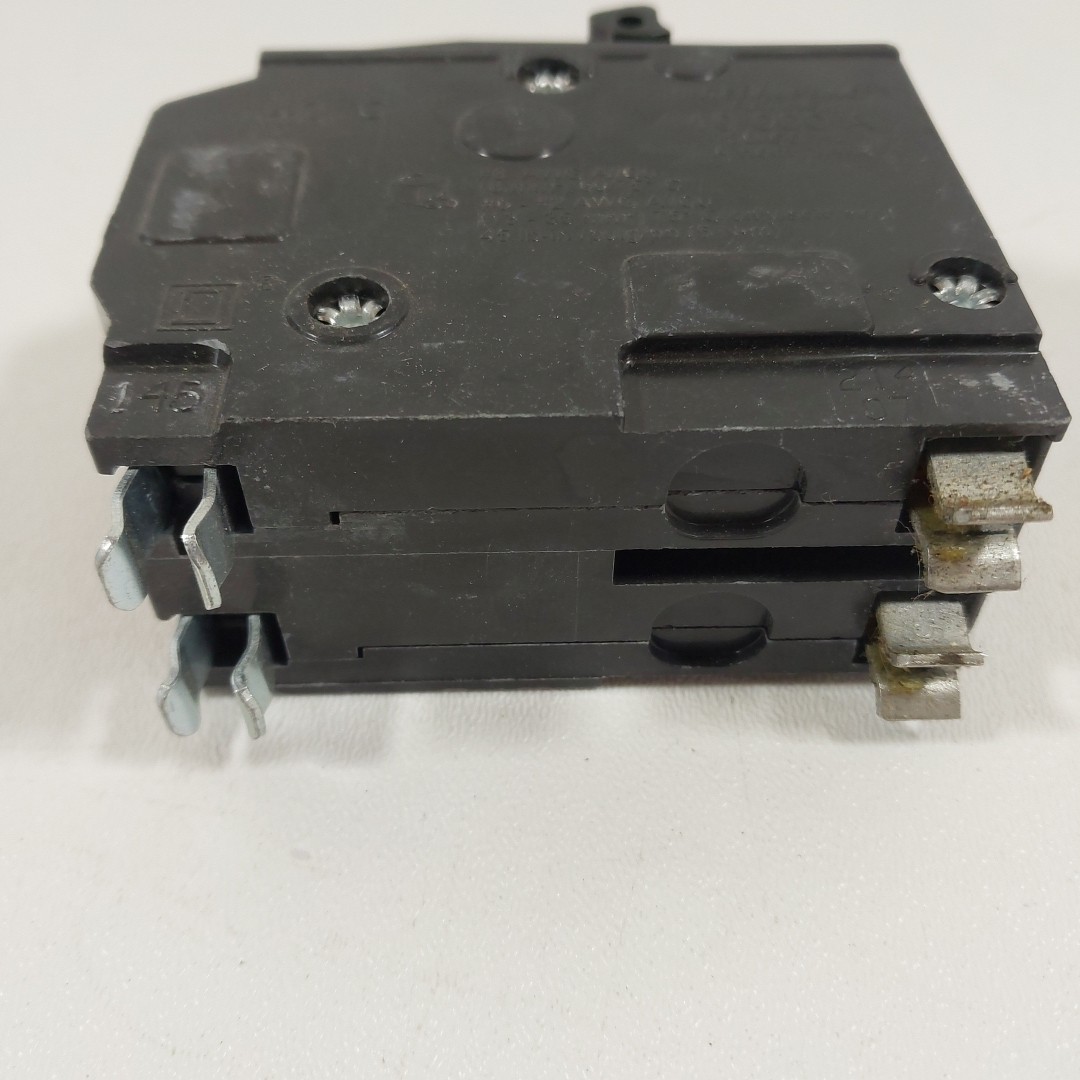 SQUARE D 10KA 35A 120/240 2 POLE CIRCUIT BREAKER DP-4075