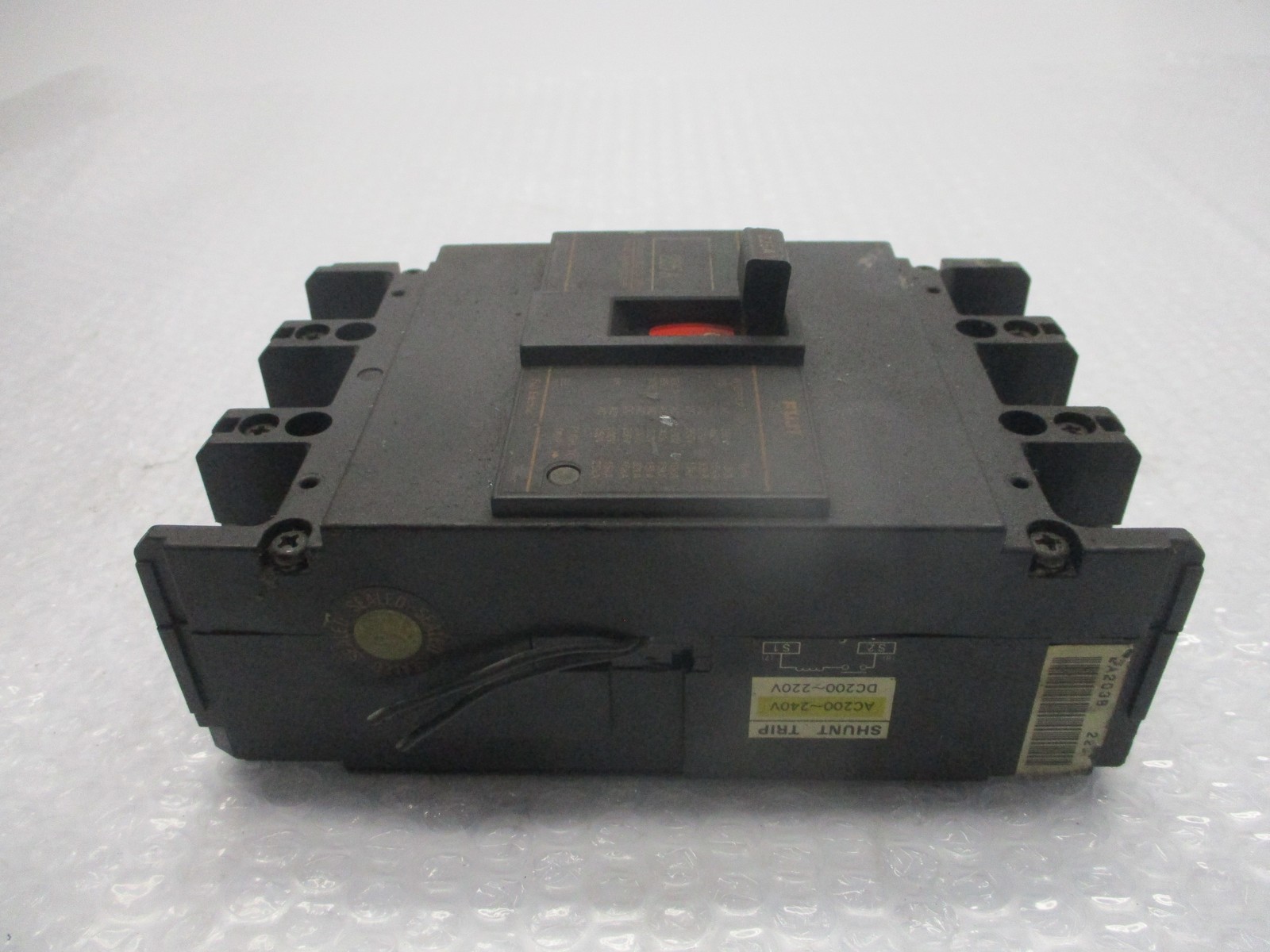 FUJI EA203B BREAKER 3 POLE 225AMP UNMP