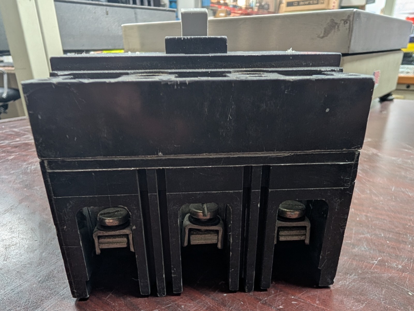 🤪 GE GENERAL ELECTRIC 15 AMP CIRCUIT BREAKER 480 VAC 250 VDC 3 POLE TED134015V