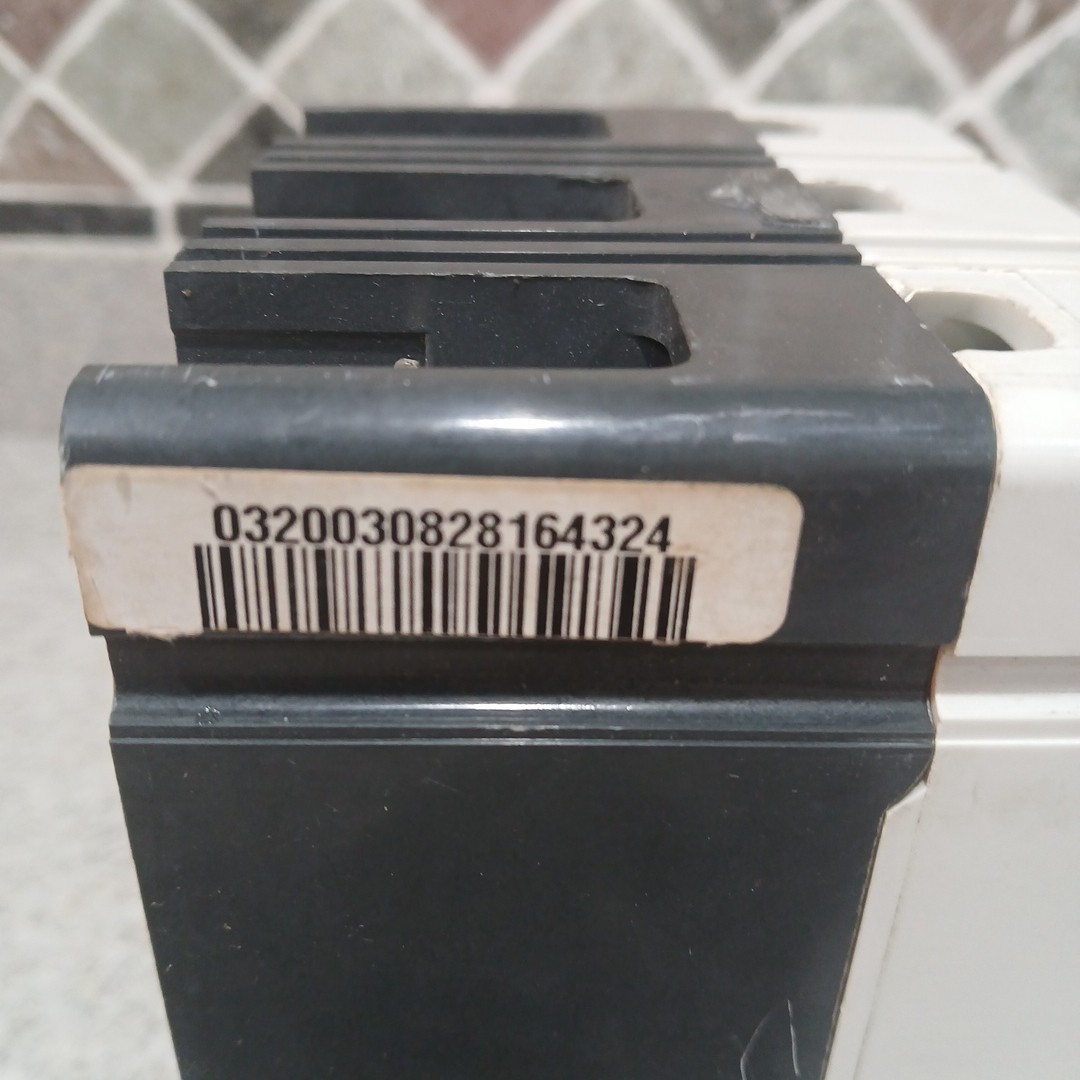 Eaton 3 Pole 40 AMP Circuit Breaker Type HFD 65K 600 Volt 3 Phase Unknown Model