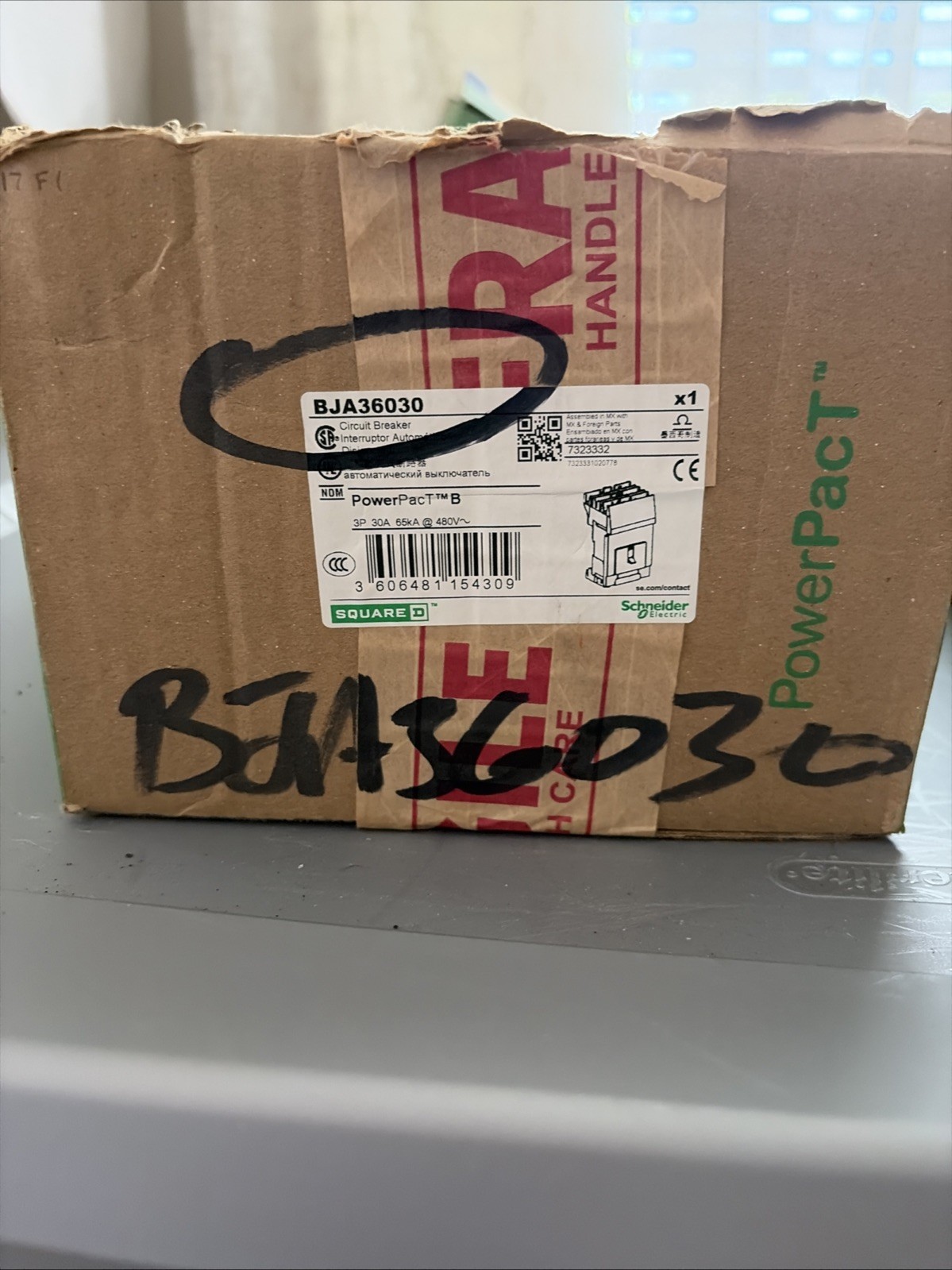 New Schneider Electric Square D BJA36030 30Amp 600 Vac 3 Pole Circuit Breaker