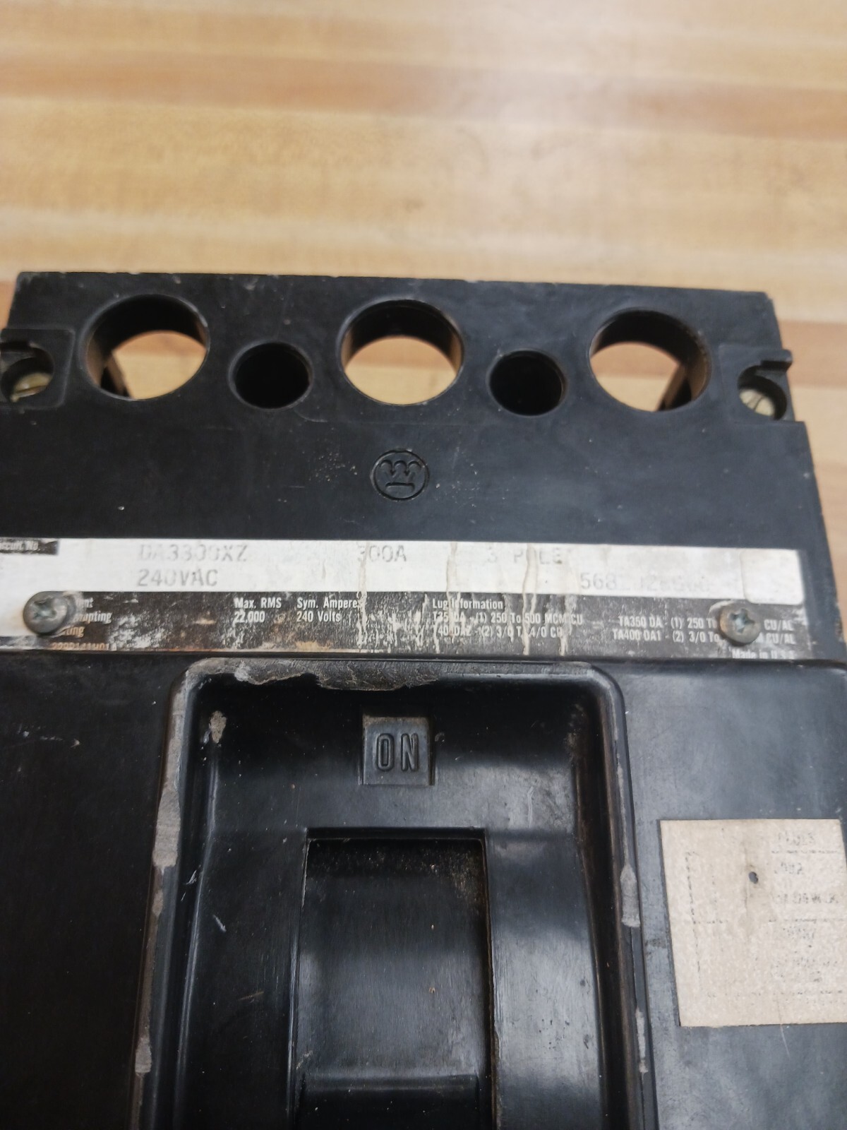 DA3300AZ WESTINGHOUSE BREAKER