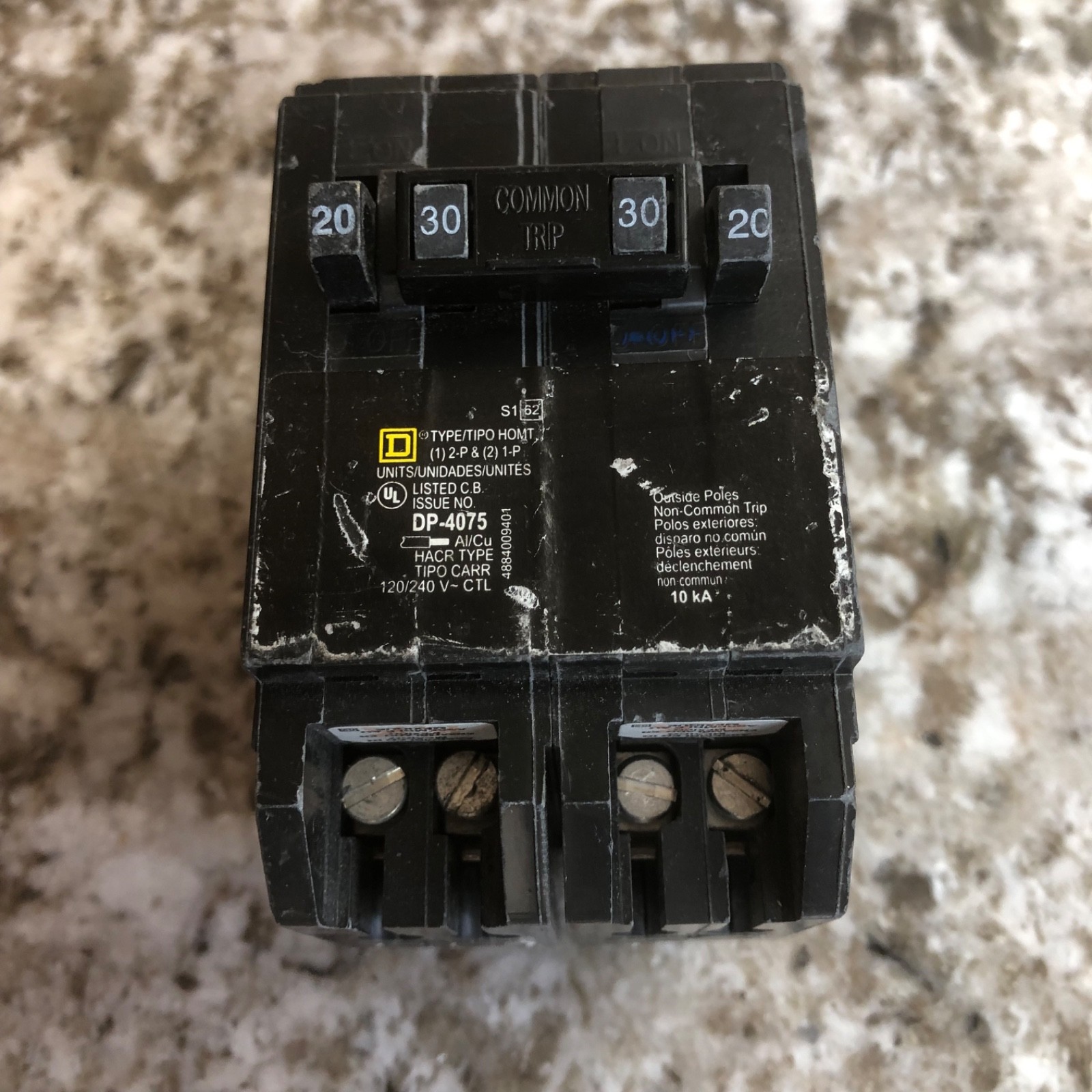 Square D Homeline HOMT2020230 Quad Tandem Breaker (2) 20A 1P (1) 30A 2P NEW