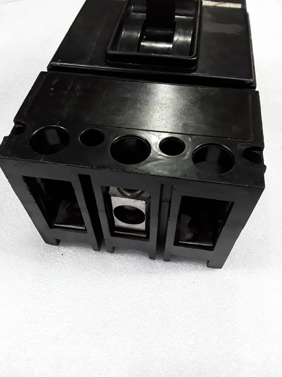 DA3300XZ WESTINGHOUSE CIRCUIT BREAKER 300AMP 3POLE 240VAC (2 YR WTY)