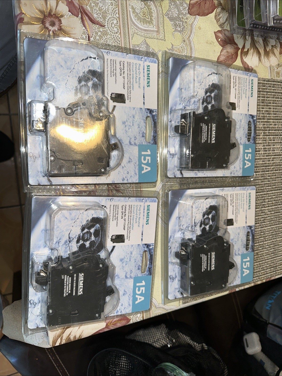 Siemens Plug-On Neutral Ground-Fault Circuit Interrupter 15A QF115ANP QPF2N. X4
