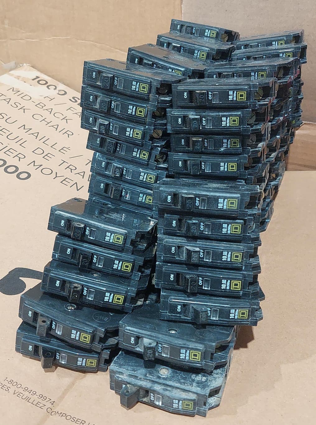 SQUARE D QOB120 CIRCUIT BREAKER 20A 1P 120V – LOT OF 3