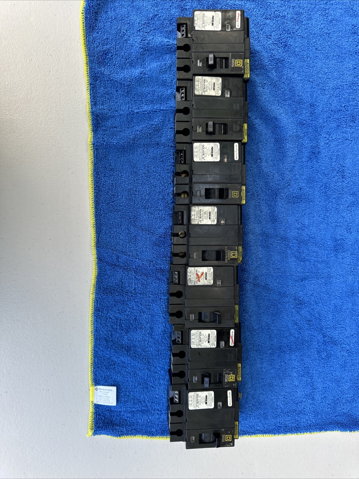Square D EHB24020PL 20 Amp 2 Pole Circuit Breaker 277 VAC EHB Power Link.