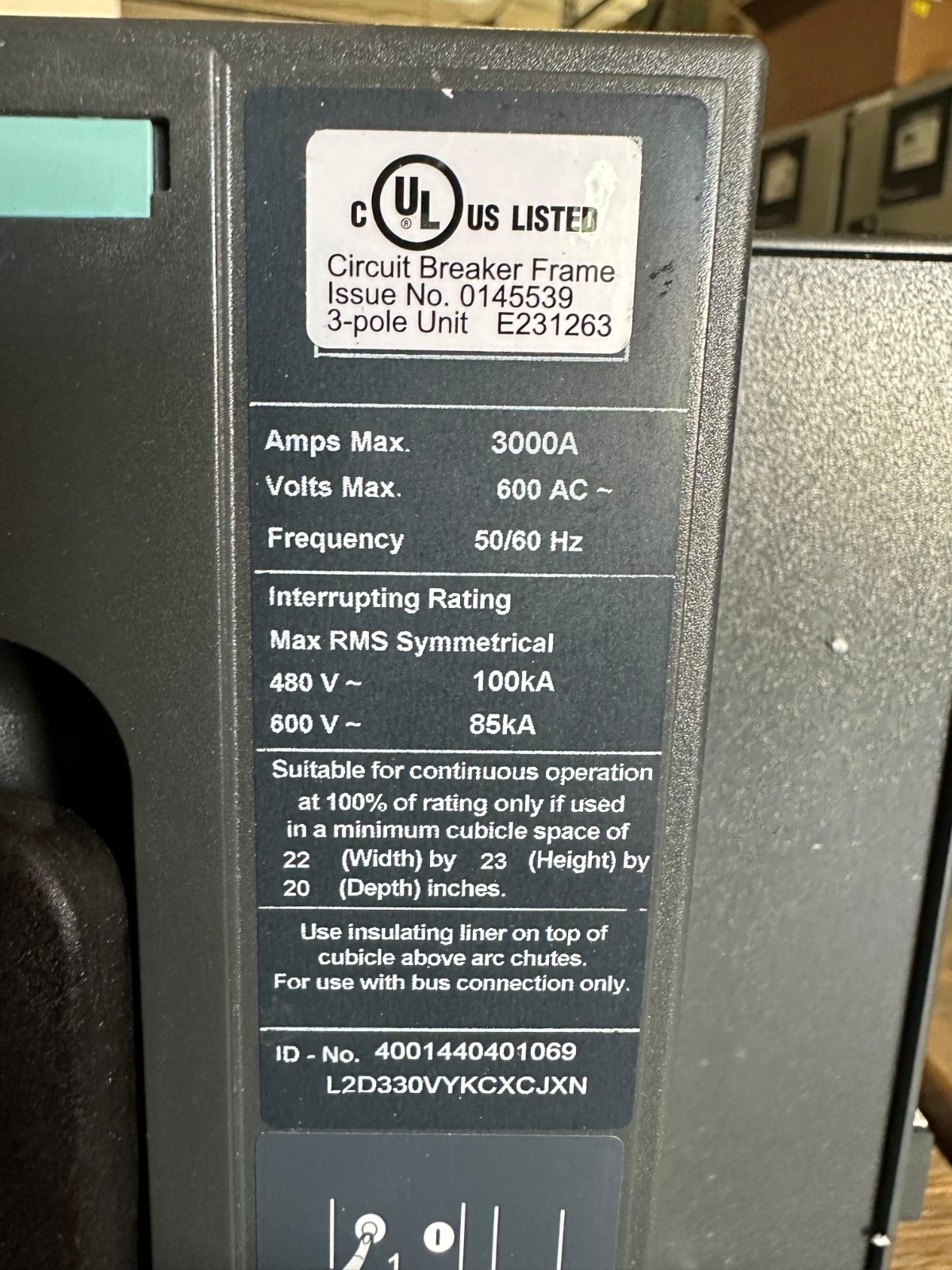 SIEMENS WLL2D330 INTEGRATED CUBICLE BUS CIRCUIT BREAKER 3000 AMPS