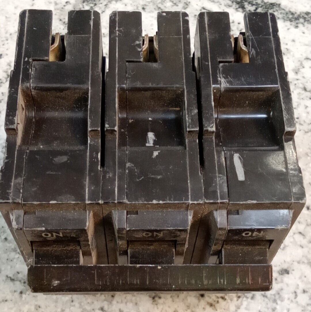 GENERAL ELECTRIC/BREAKER/ THQL32030/ 30A/ 3 P /THQL/ GROVE/USE(L170&C#18