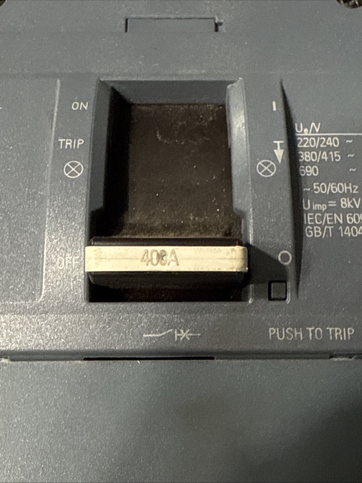 3VA5340-5EC31-0AA0 SIEMENS 3 POLE 400A 600 VOLT CIRCUIT BREAKER