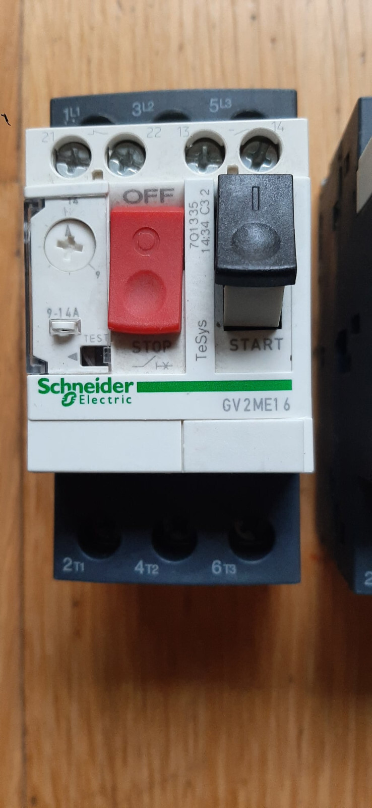 Schneider Electric GV2ME16 9-14A 3-Pole Motor Circuit Breaker