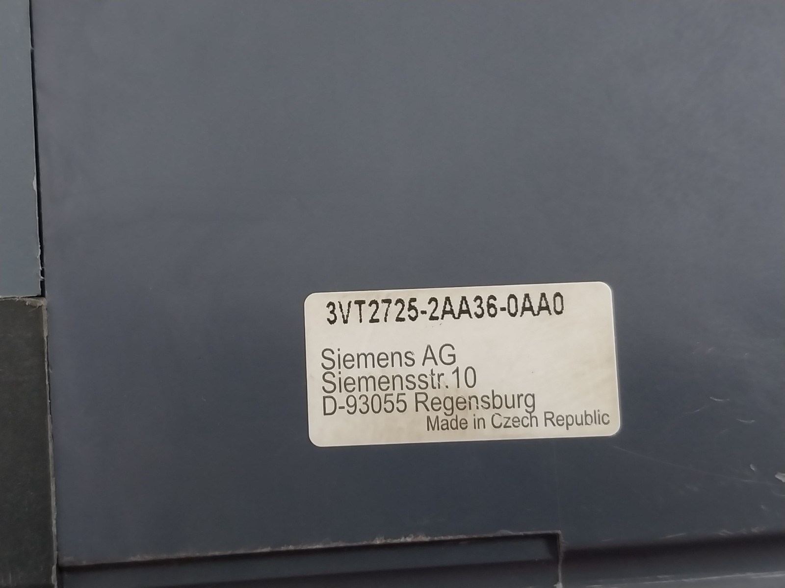 SIEMENS 3VT2725-2AA36-0AA0 3 Pole Circuit Breaker 690V- 10KA 5KA 50/60HZ