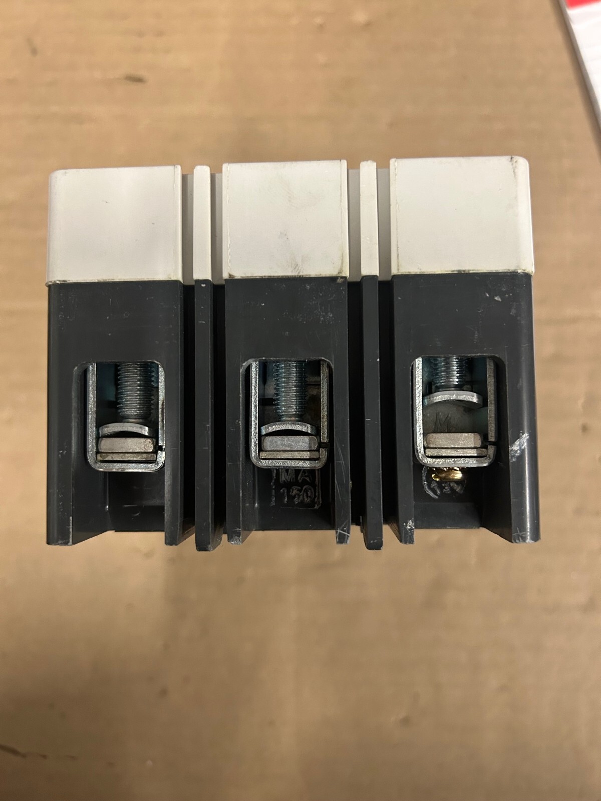 EATON HMCPS030H1C HMCPS 30 Amp Motor Protector Circuit Breaker 3P 600v *CHIPPED*
