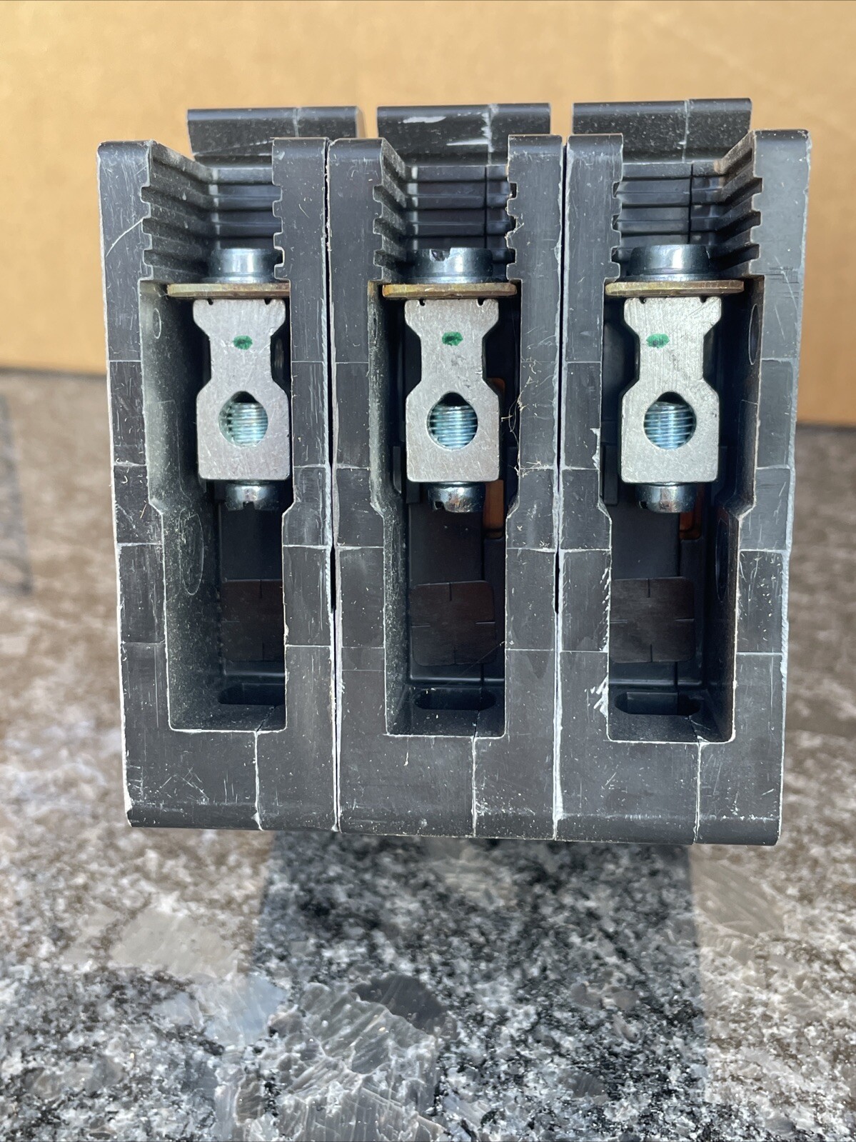 Square D EDB34025 Circuit Breaker