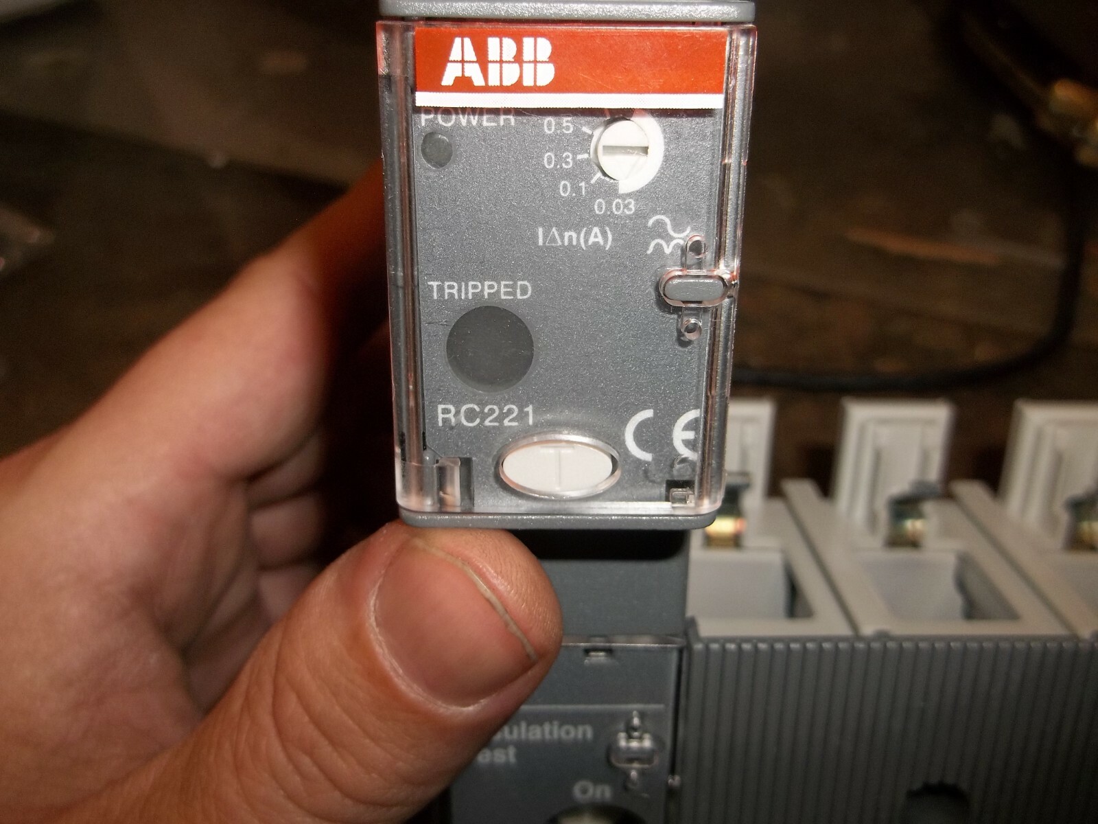 NIB ABB 1SDA051403R1 RC221 RESIDUAL CURRENT RELEASE FOR SACE T2 BREAKER (700)