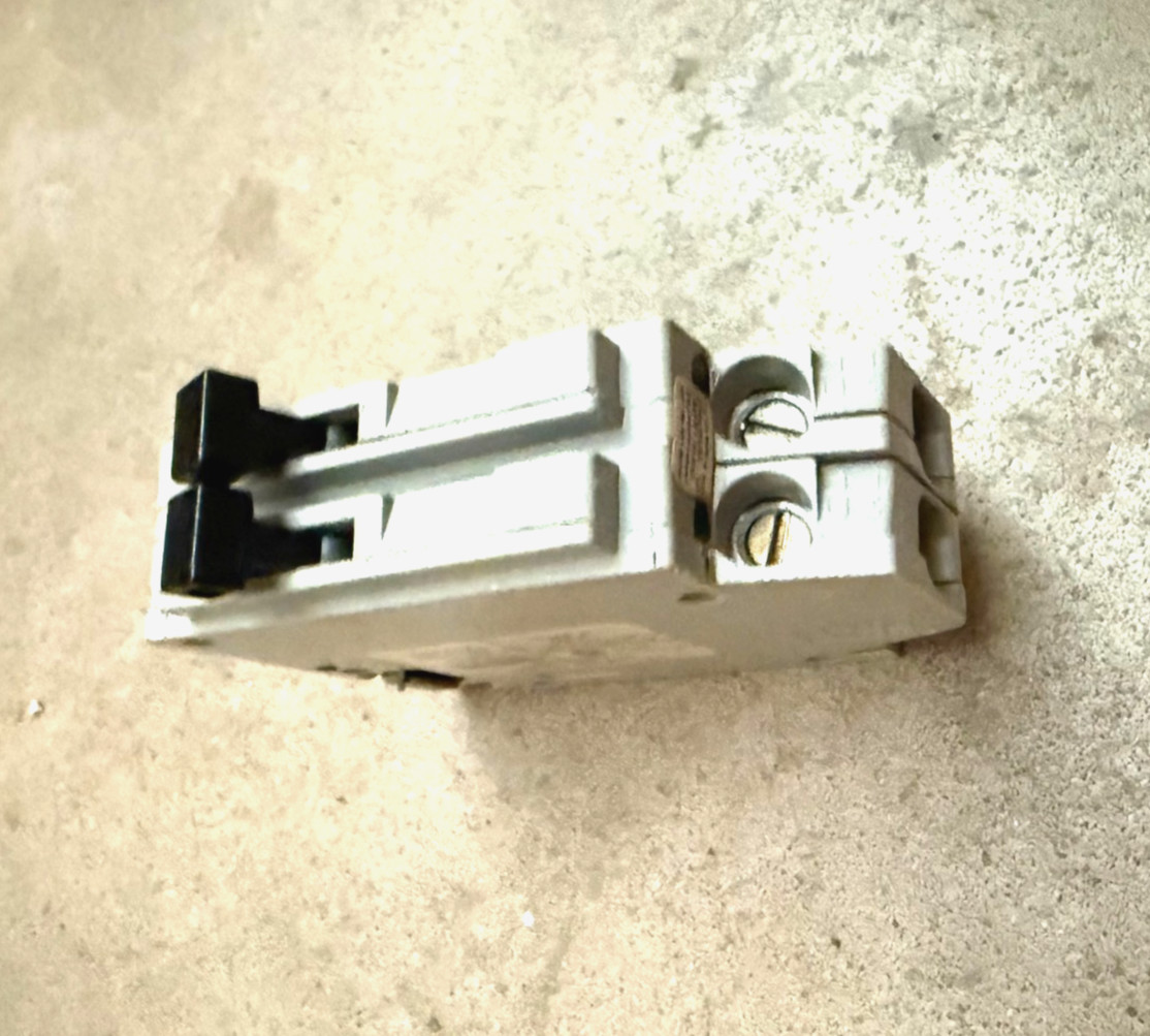 30A Double Single Pole 1″ Type A Circuit Breaker 120/240 NEW GTE Sylvania A2-130