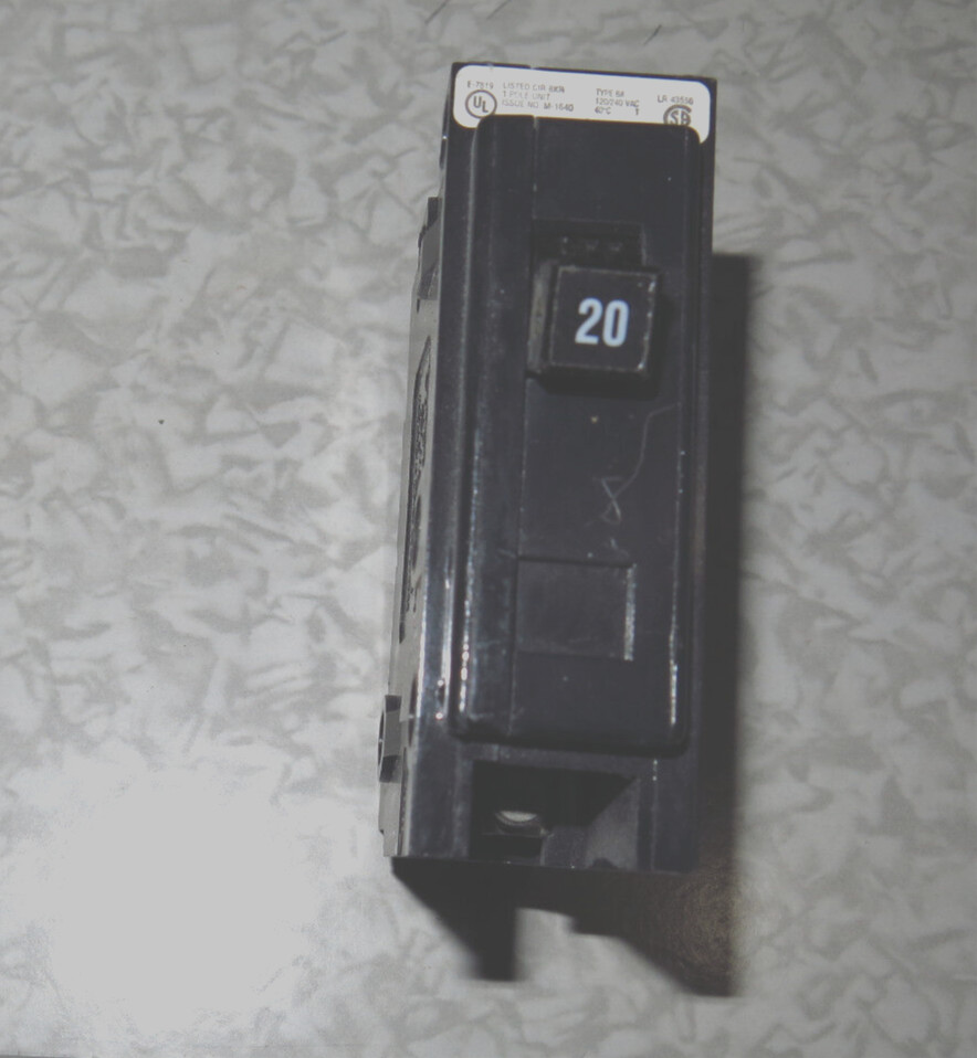Cutler-Hammer M1640 Circuit Breaker 20 Amp 1 Pole 120/240 Volts