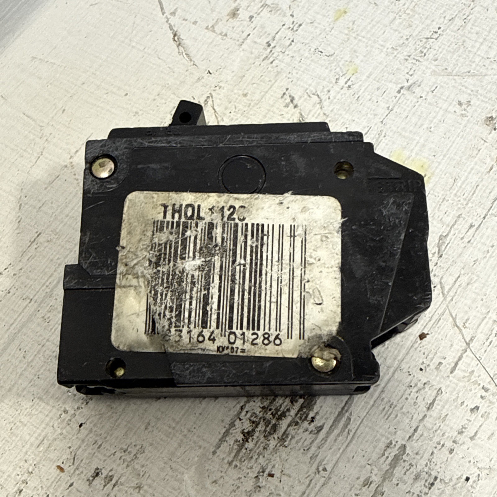 GE THQL1120 Plug-In Circuit Breaker 1 pole 20 Amp 1P 20A Type THQL 120/240VAC