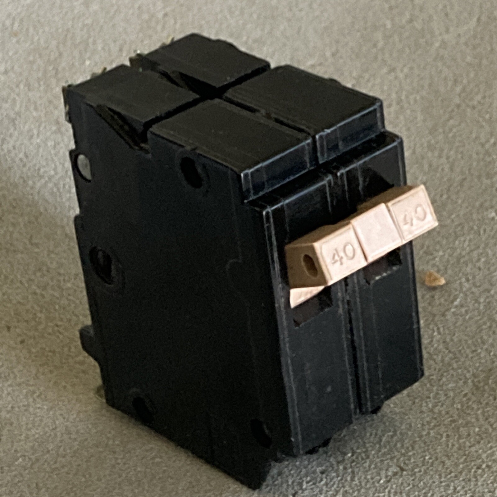 Cutler Hammer CH240 Circuit Breaker CH-240 CHF240 CH10240 Metal Foot HALF NOTCH