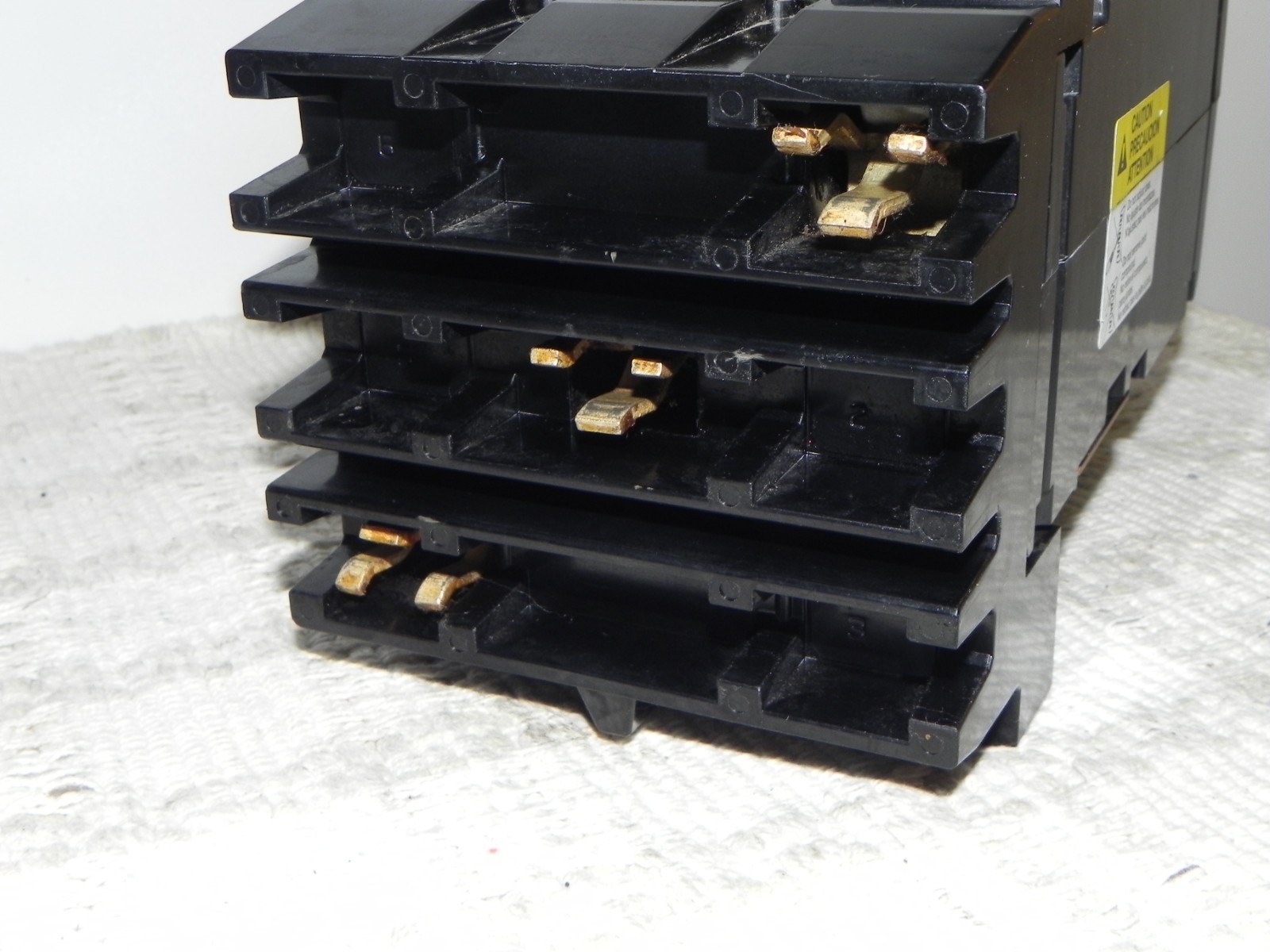 Square D FA34100 Circuit Breaker, 100 Amps. Voltage Rating: 480 VAC / 250 VDC.