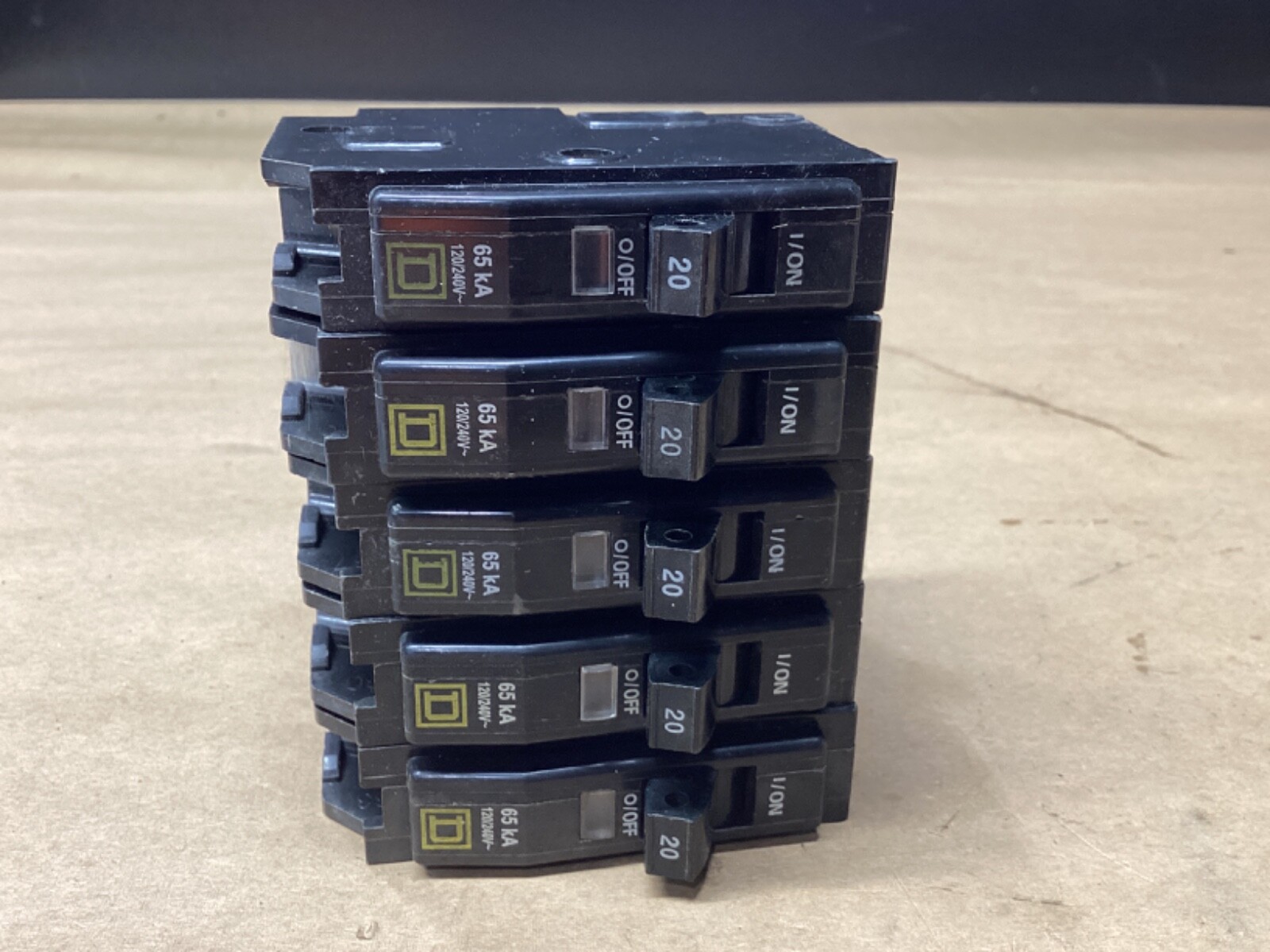 LOT OF 5 Square D QOB120 1 Pole 20A 120/240VAC 65KA Circuit Breaker #115F269*CO