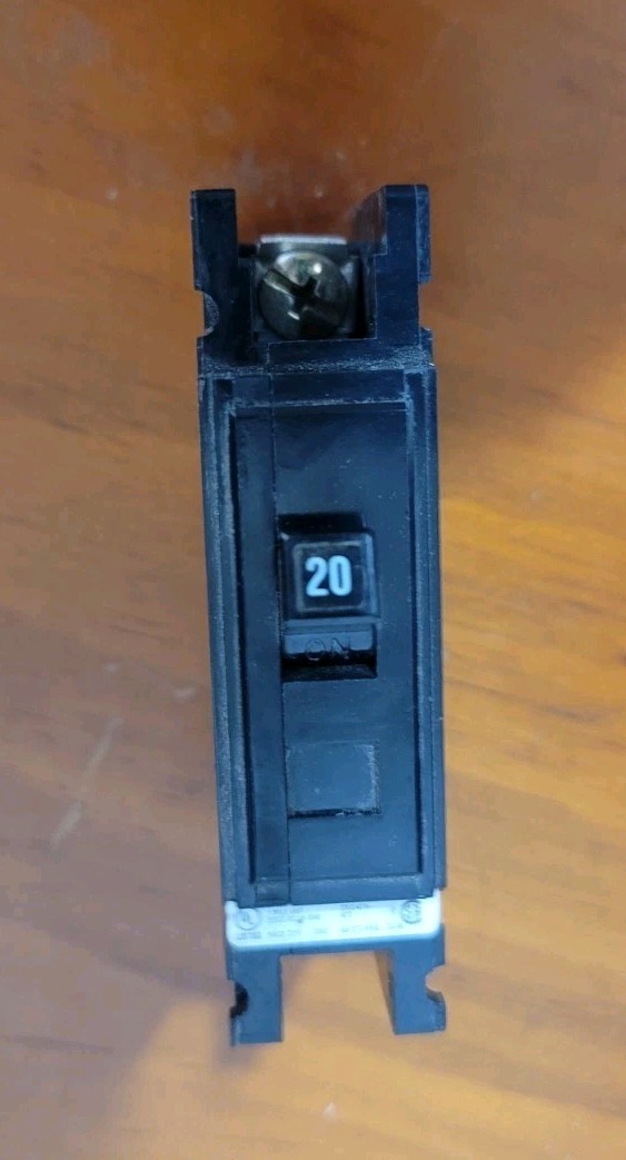 3 CUTLER-HAMMER/EATON QuickLag CIRCUIT BREAKERS 20A 120/240V 1P TYPE QC HACR