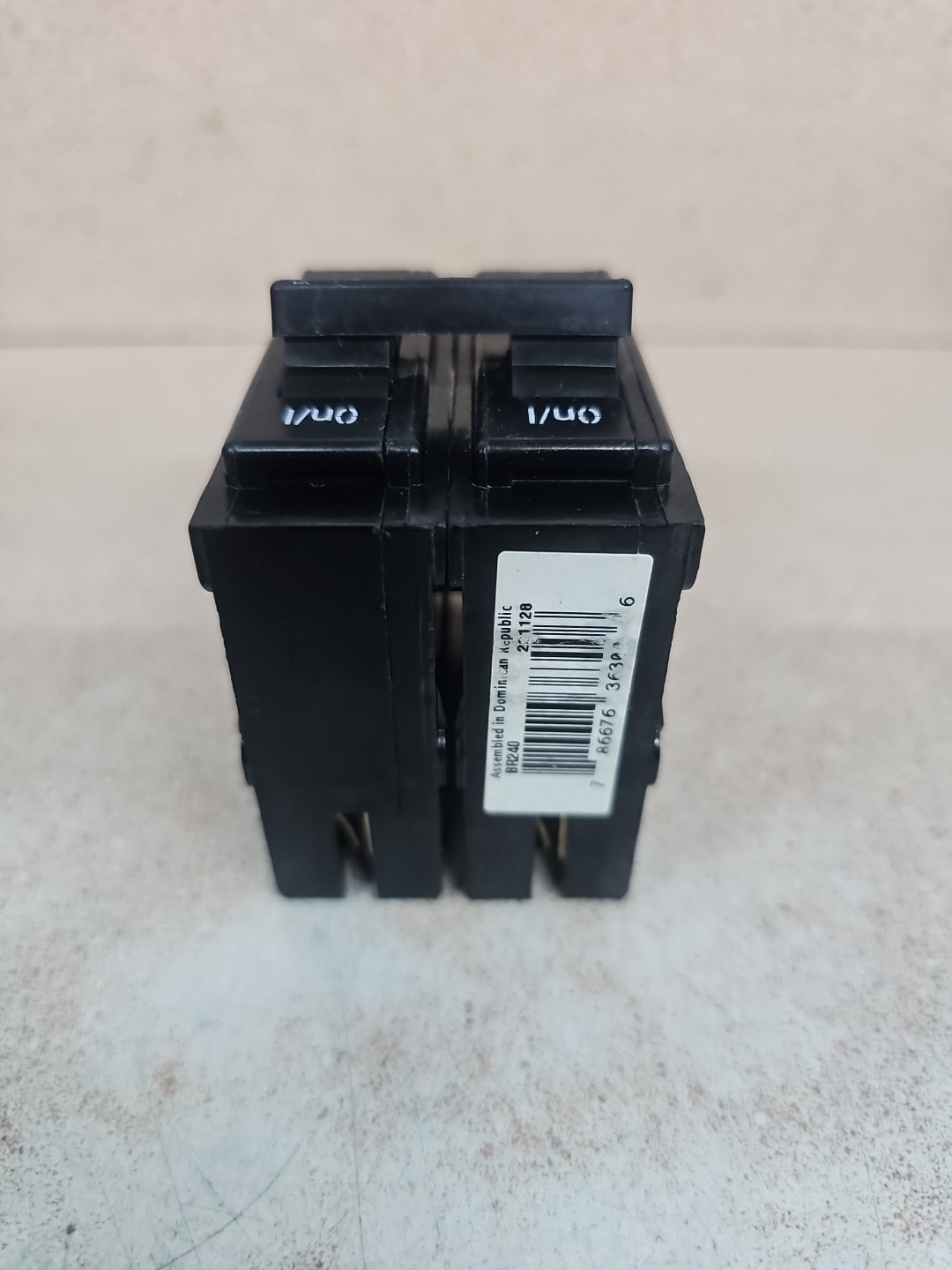 1) New EATON BR240 Type BR 20 Amp 120/240 Volts 2-Pole Circuit Breaker NEW