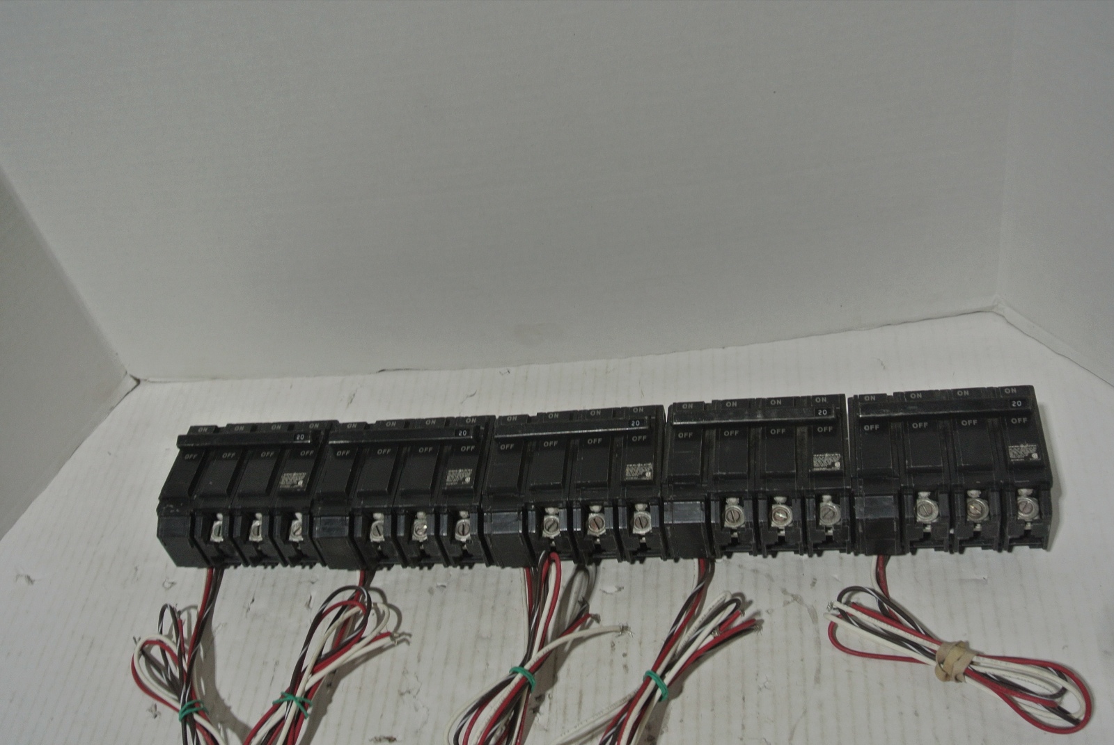 New GE THQL32020 No Original Box 11 In Stock