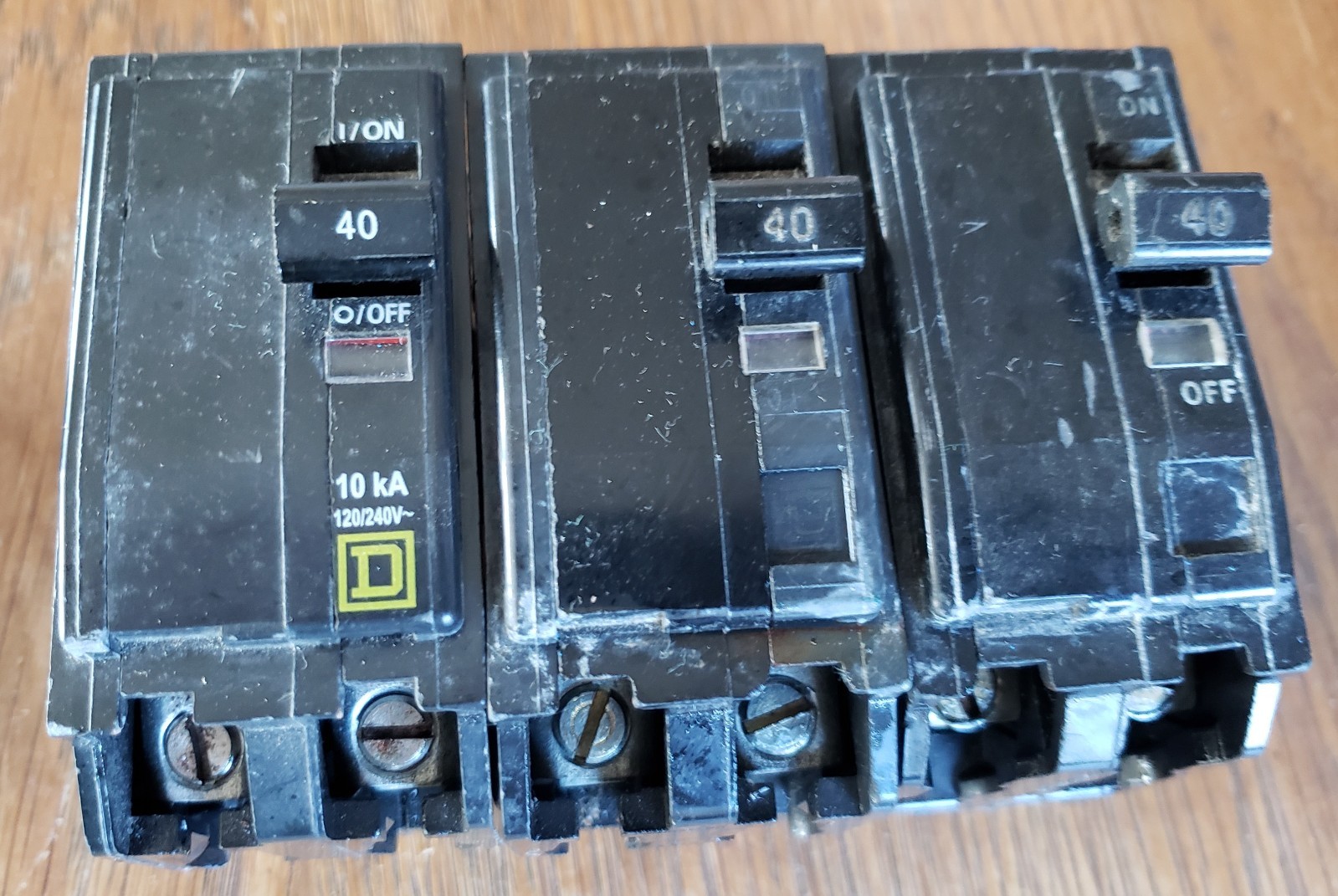 Square D QO240 Circuit Breaker 40 Amp 240 Volt 2 Pole Black Plug In