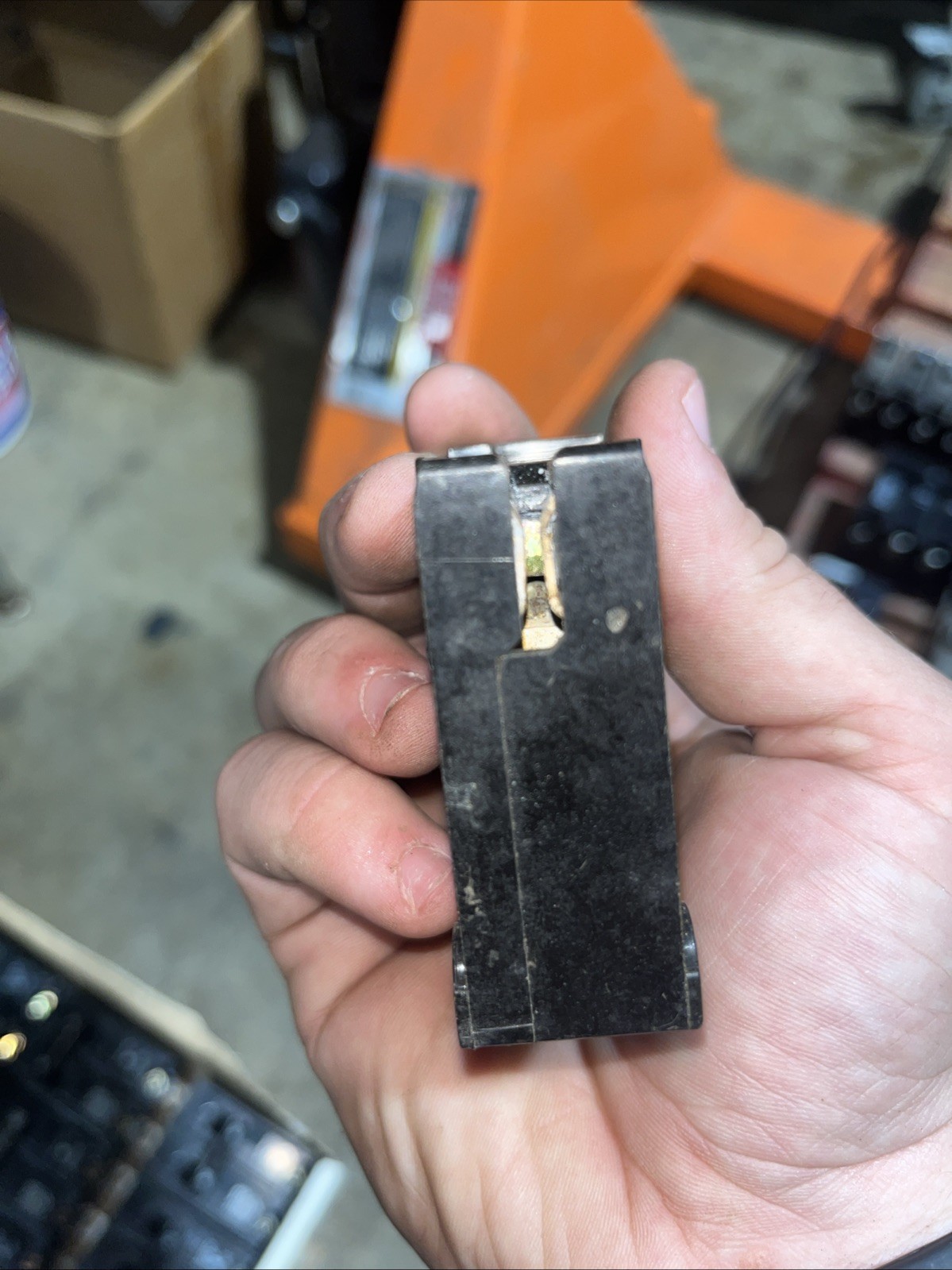 Murray Type MP-T 20A 1-Pole 120V Residential Circuit Breaker – Black